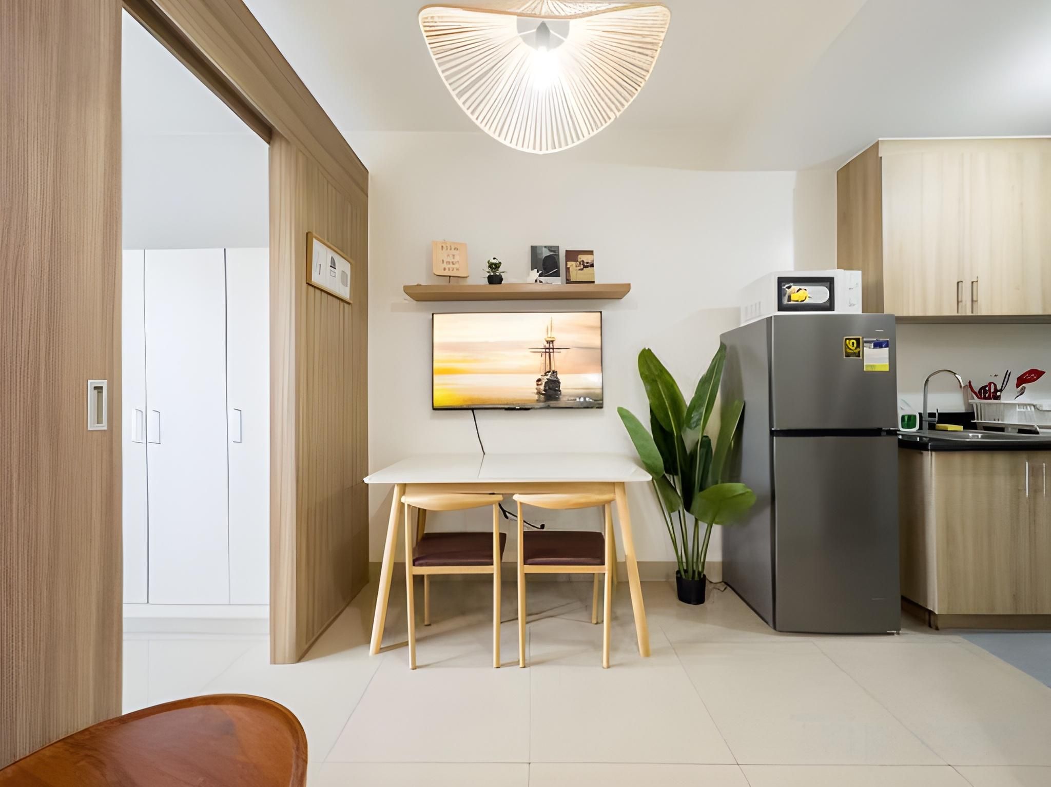 Minimalist Style - Gorgeous One Bedroom with Balcony