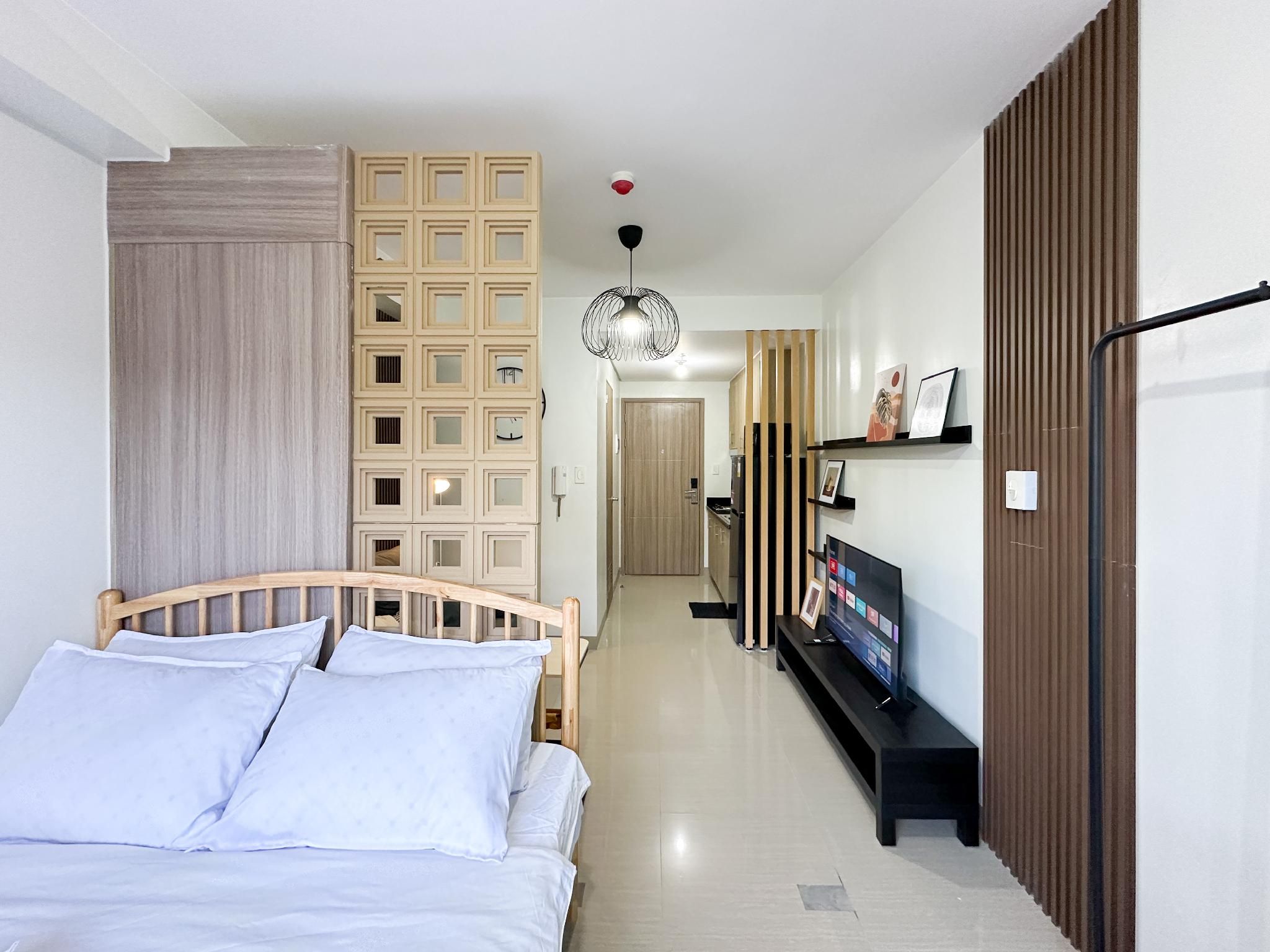 Minimalist Style | Deluxe One Bedroom With Balcony