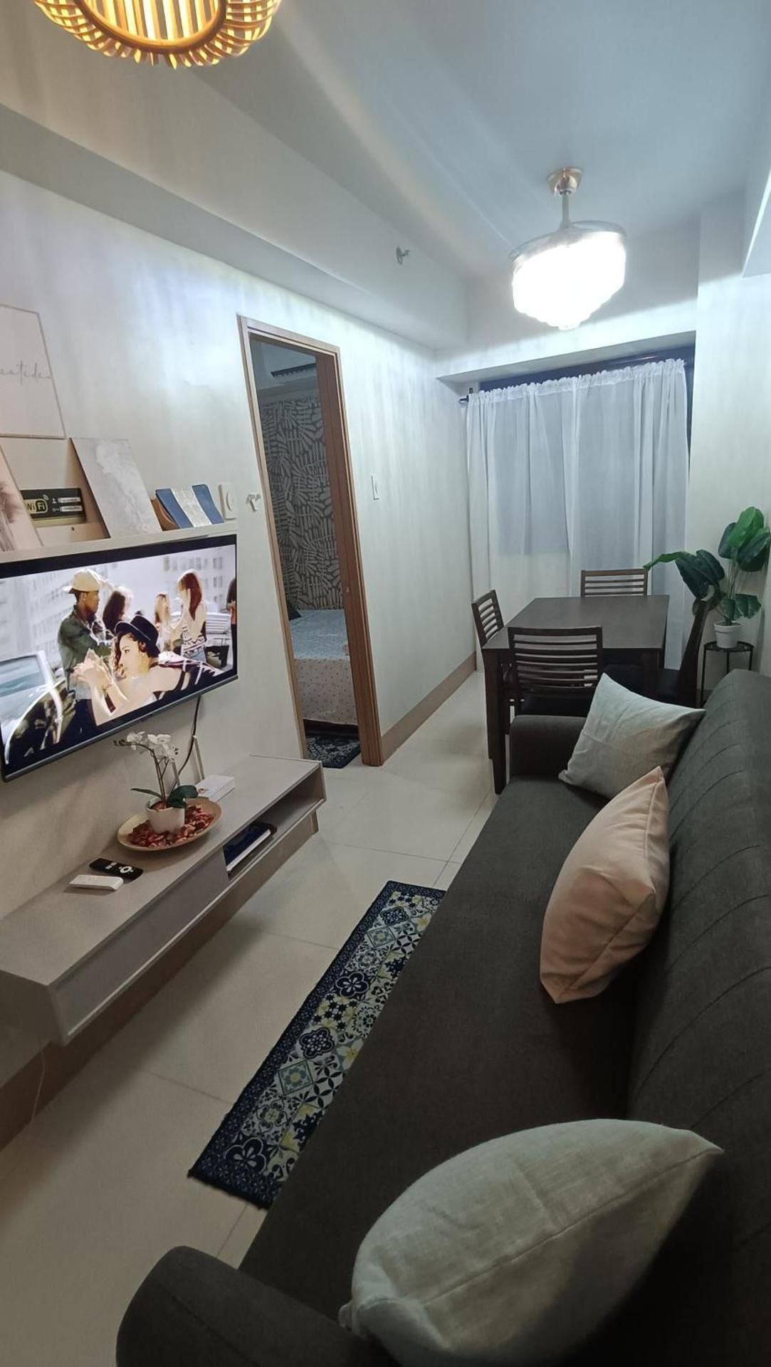Deluxe Double Room (2 Adults + 1 Child)