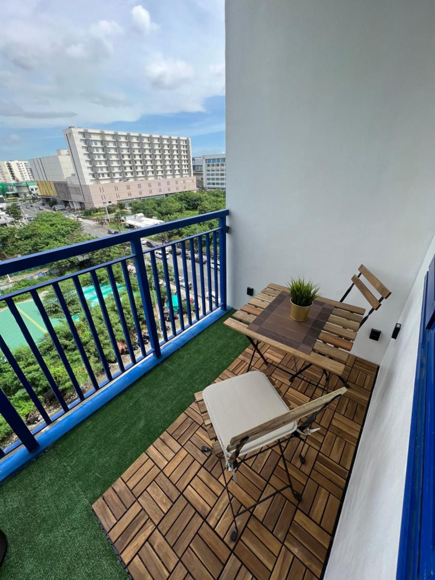 Apartment with Balcony