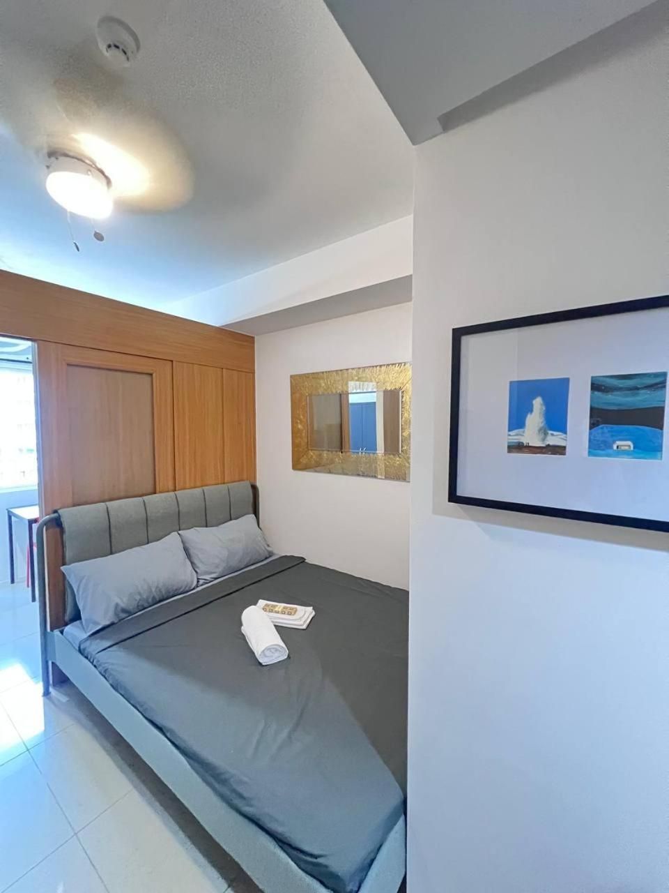 One-Bedroom Apartment with Pool View