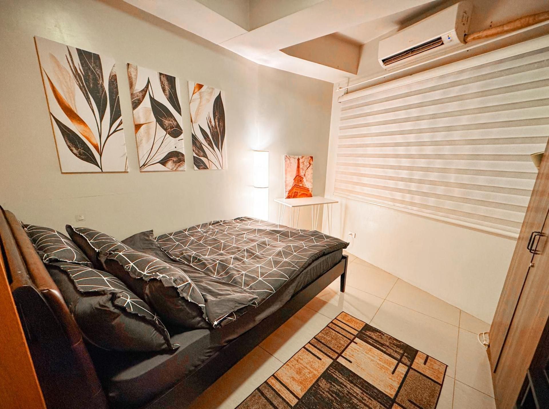One-Bedroom Apartment with City View