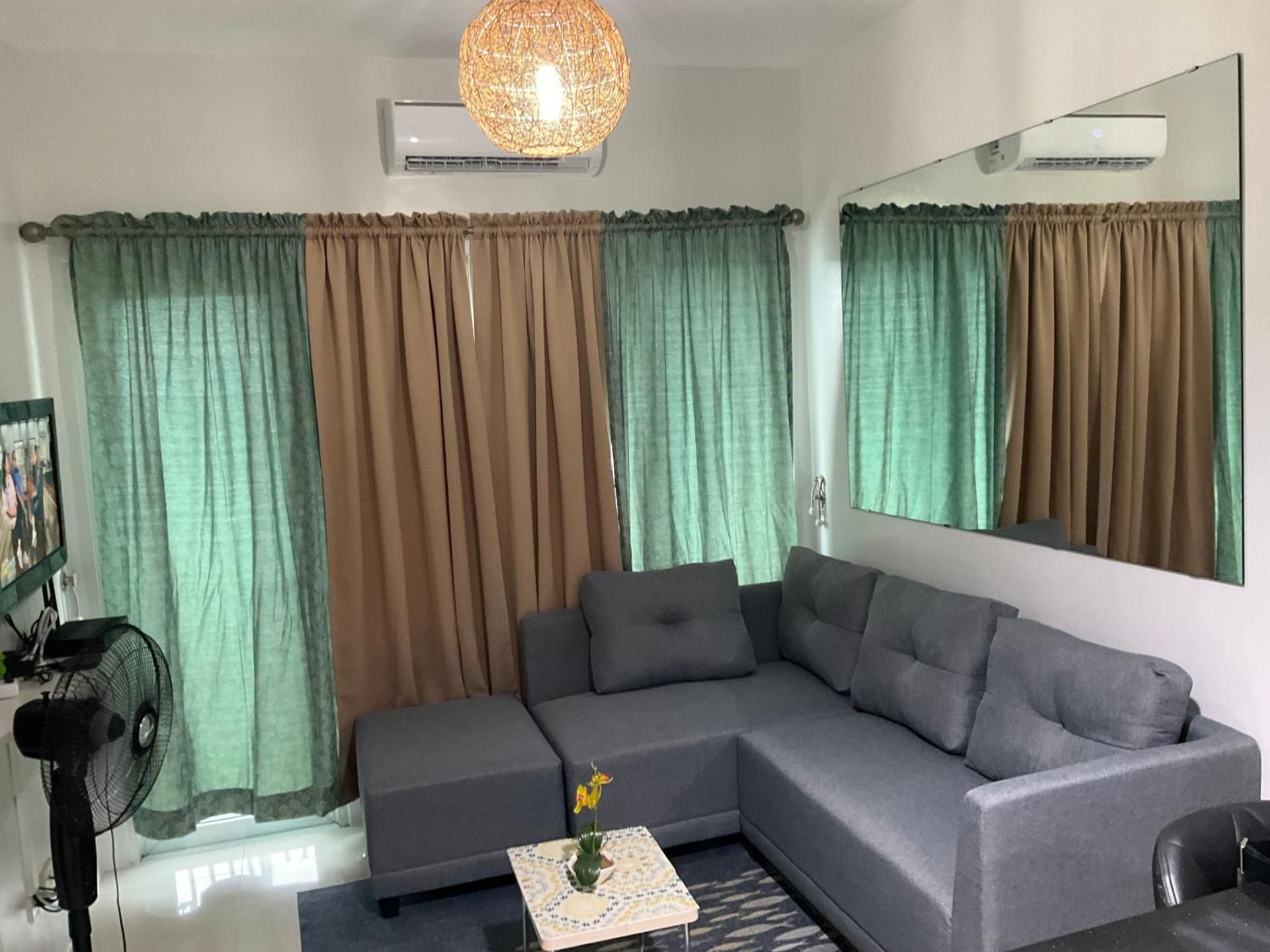 SEA 2-BR Unit with Free Parking near Mall of Asia Family Two-Bedroom Apartment with View