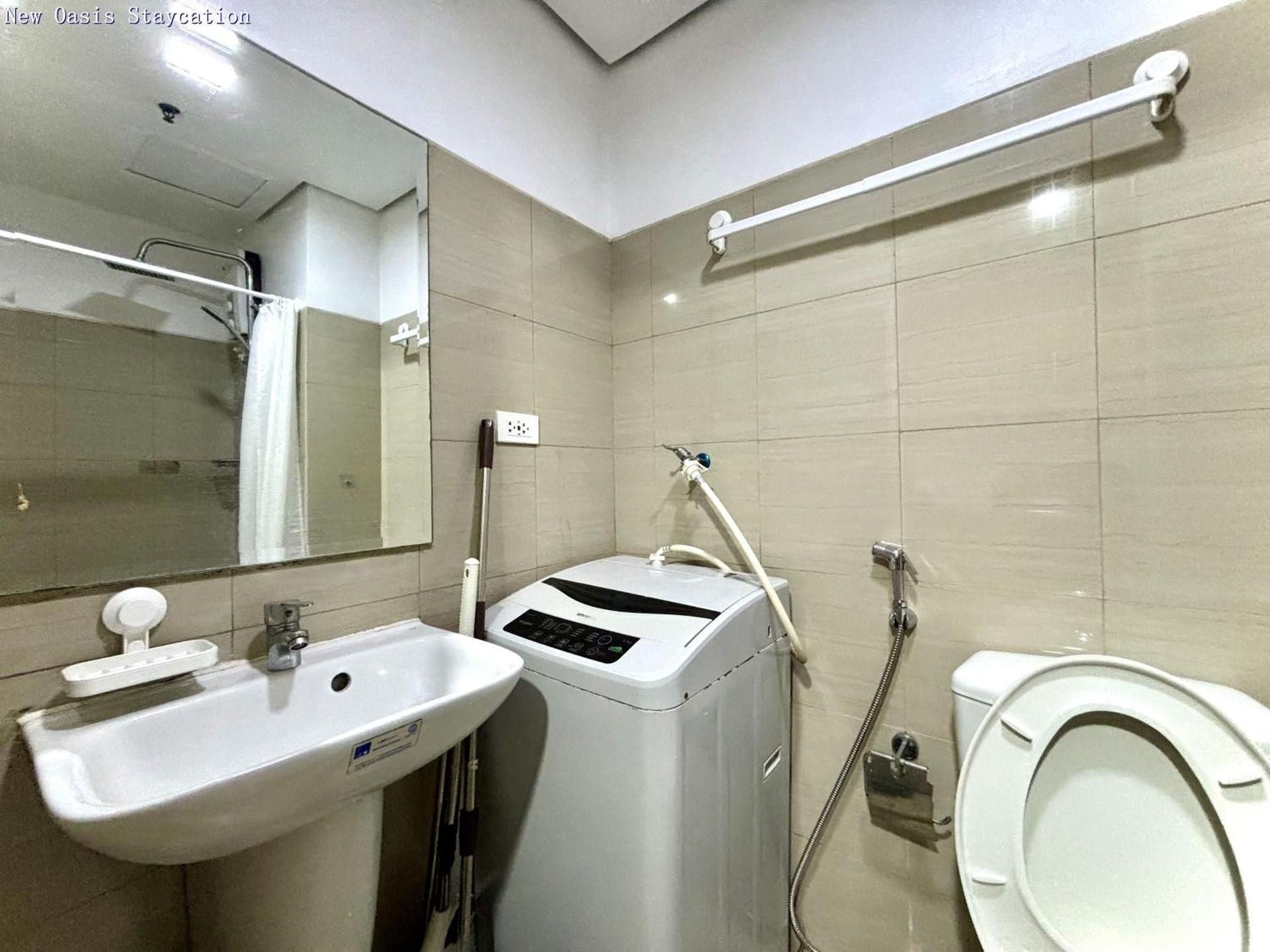 One-Bedroom Apartment with Balcony