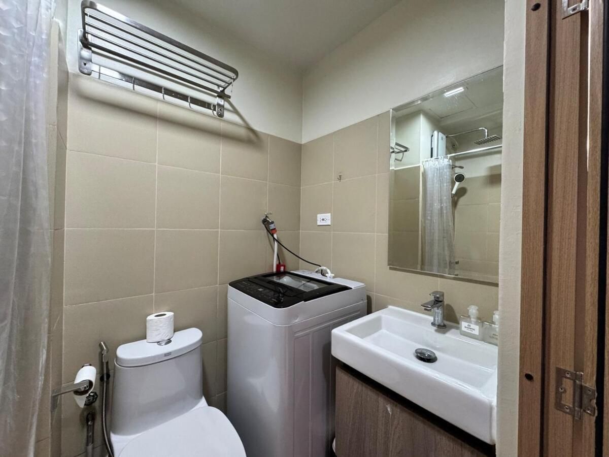 One-Bedroom Apartment with Balcony