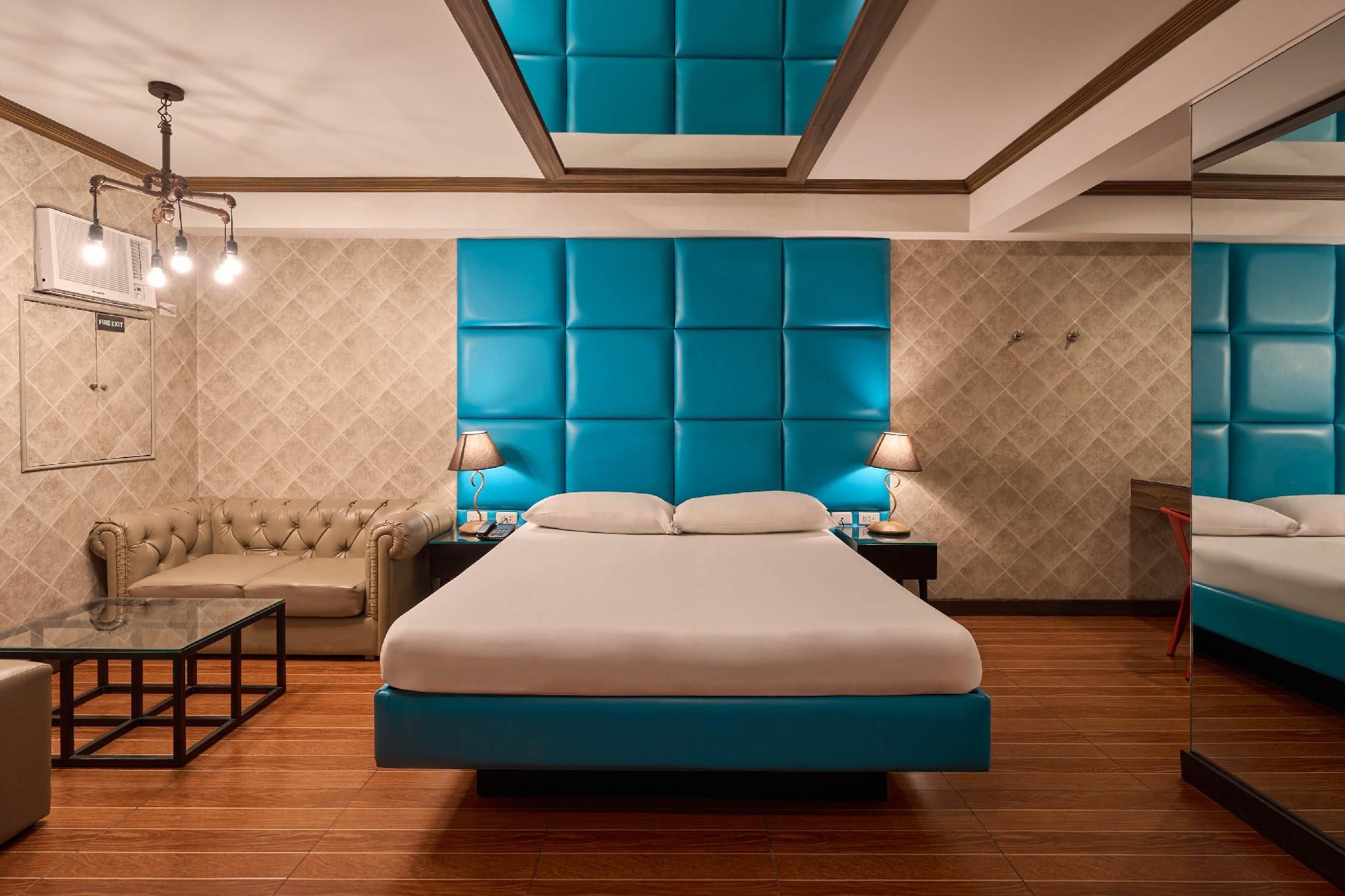 Standard Room - Parking and Garage Not Included