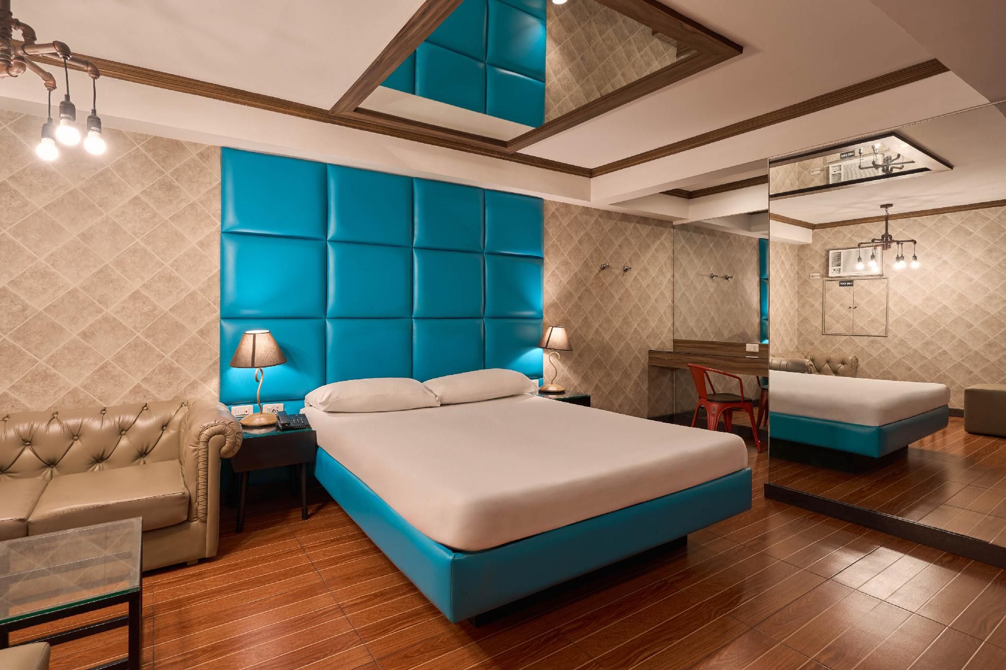 Standard Room - Parking and Garage Not Included