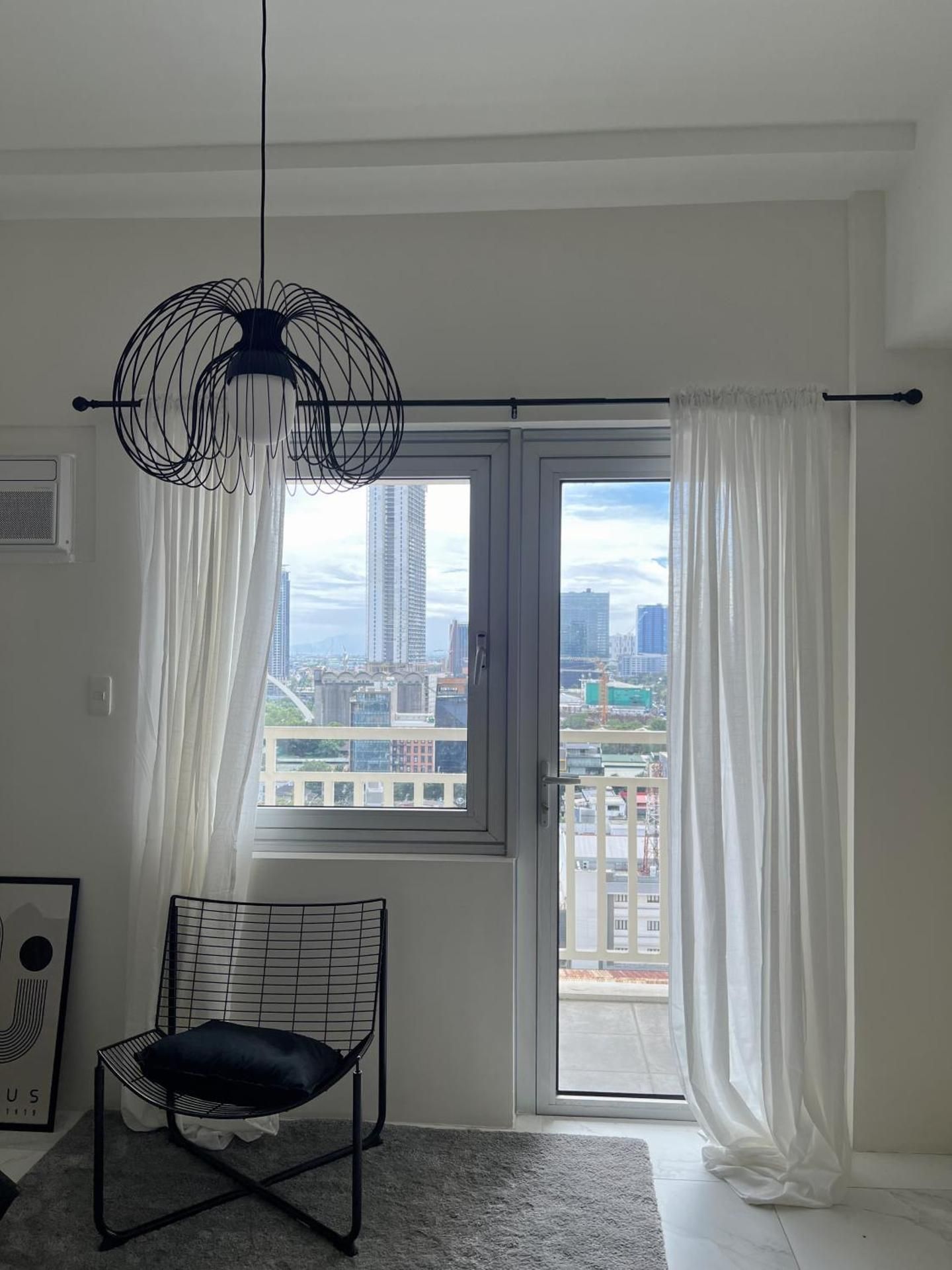Studio Apartment with Balcony
