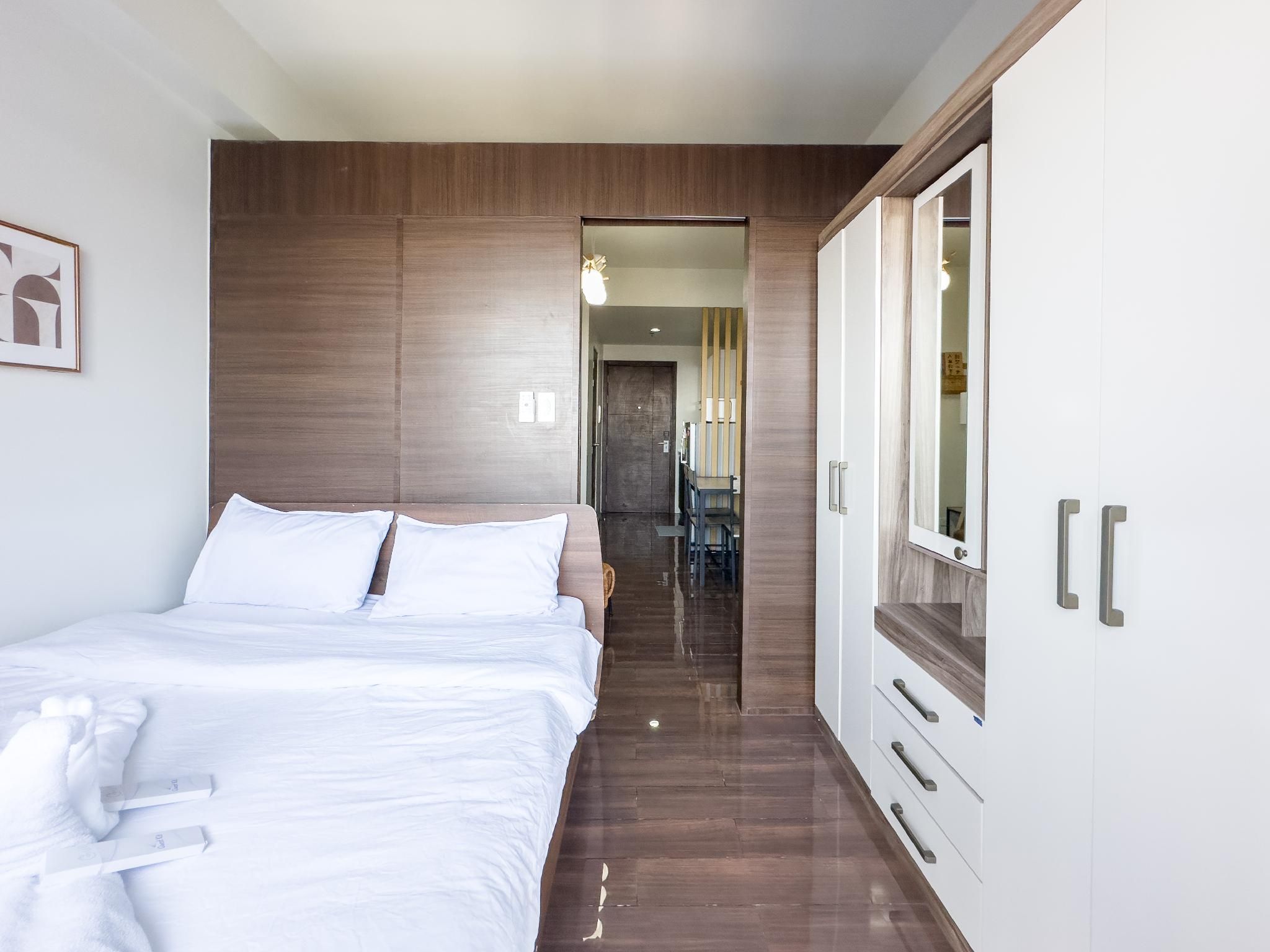 Wooden Style | Standard One Bed Room with Balcony with Panoramic City Views