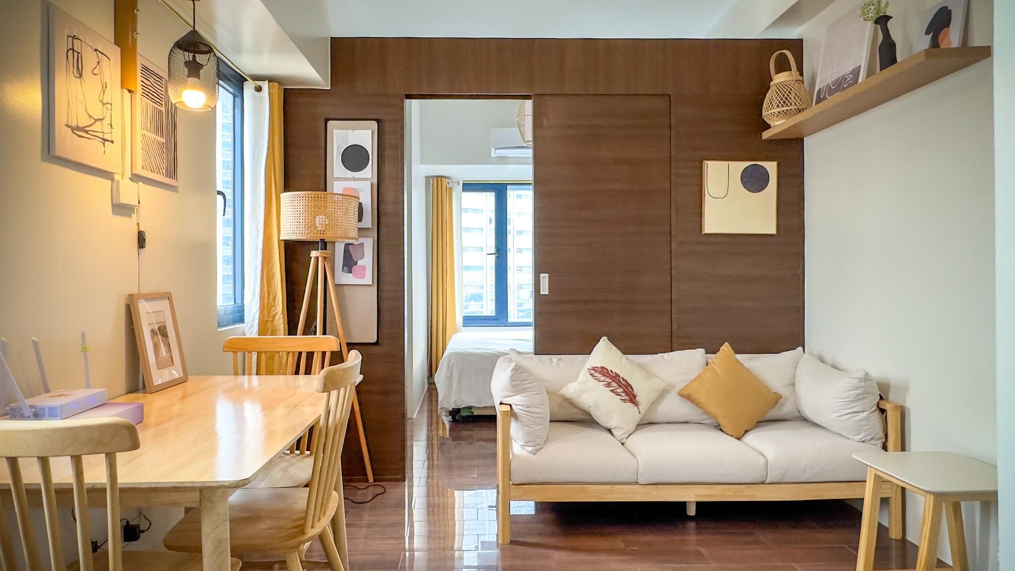 Sunny Home Style | Superior One Bedroom with City View