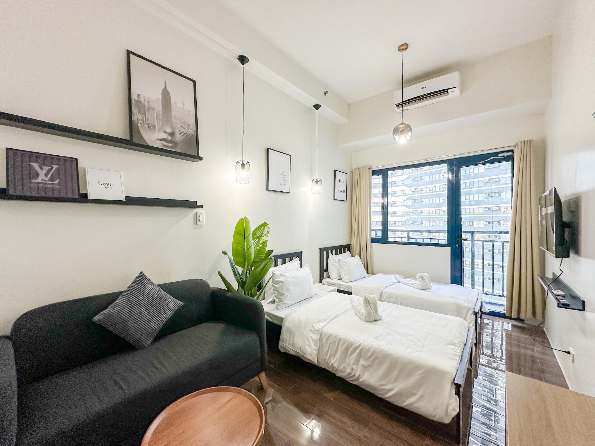 Minimalist Style | Twin Bed Studio with Balcony Facing Pool