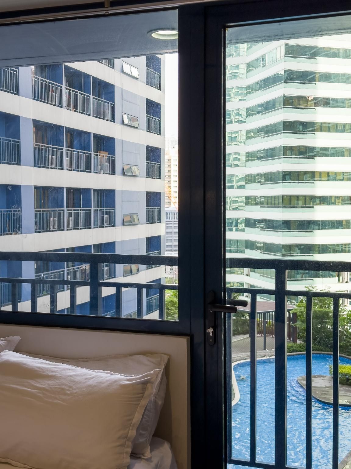GemstoneBR II@SMDC Air Residences Light Luxury Style | One Bedroom with Balcony Facing Pool 2