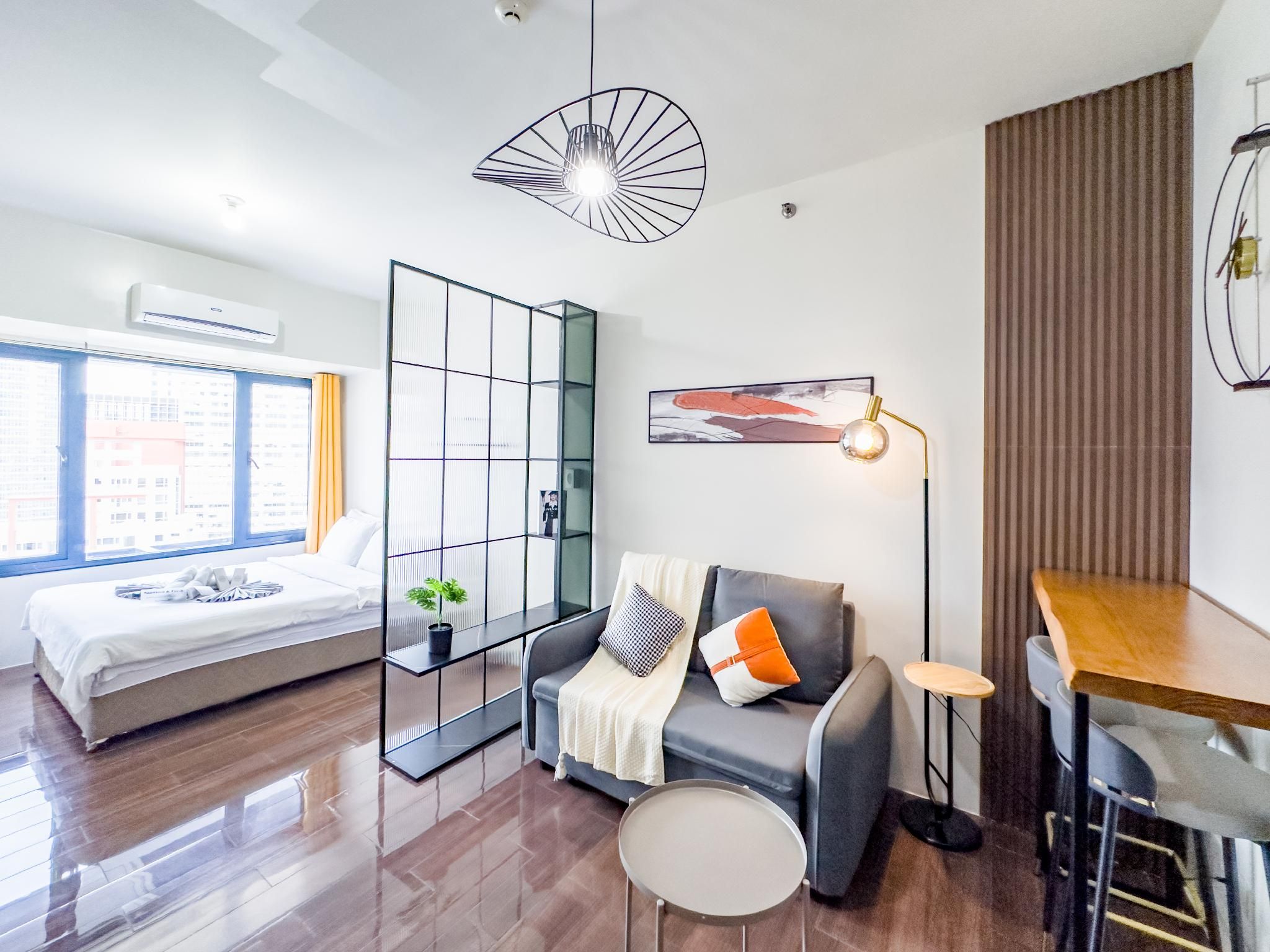 Luxury Style - Family Room Facing CBD