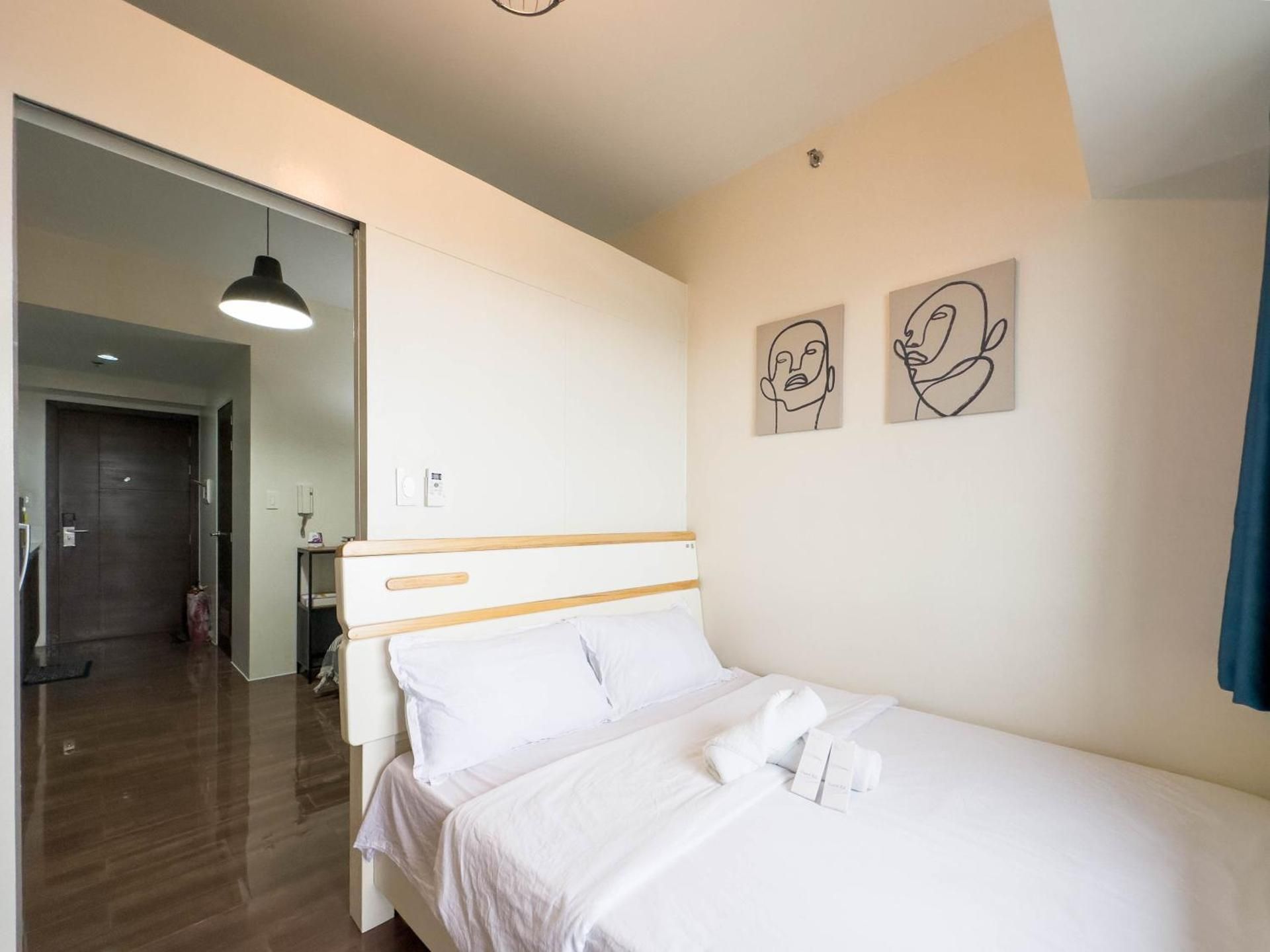 One-Bedroom Apartment with View