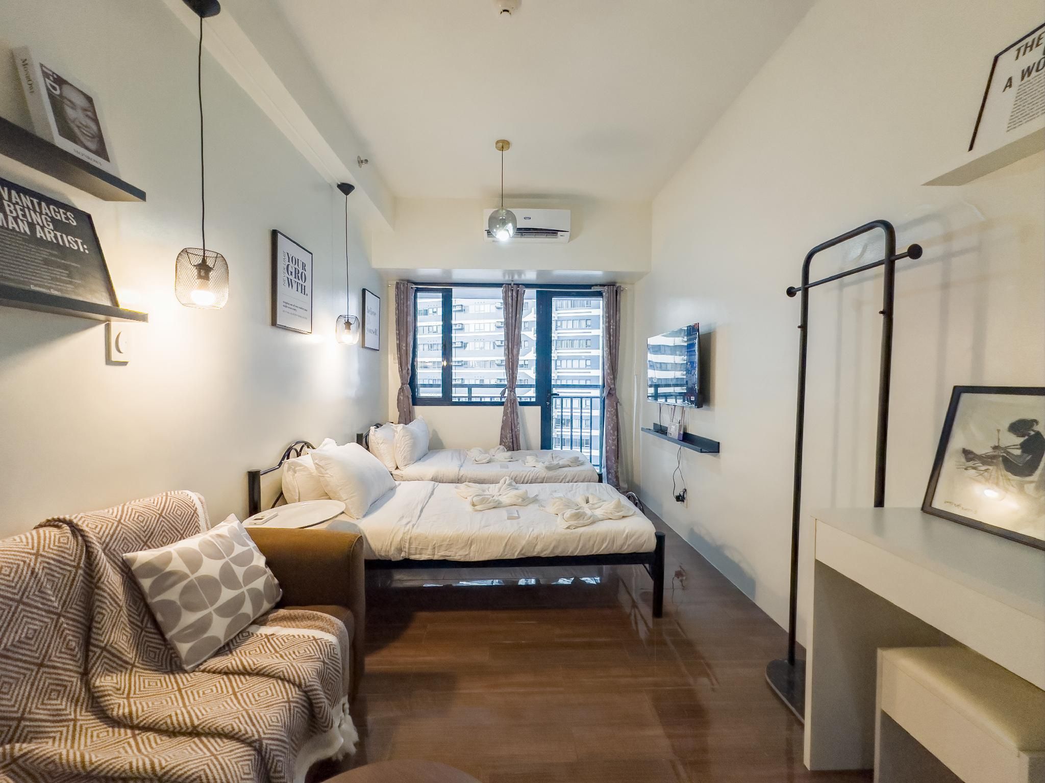 GemstoneBR in SMDC Air Residences Modern Style | Twin Bed Studio with Balcony Facing Pool