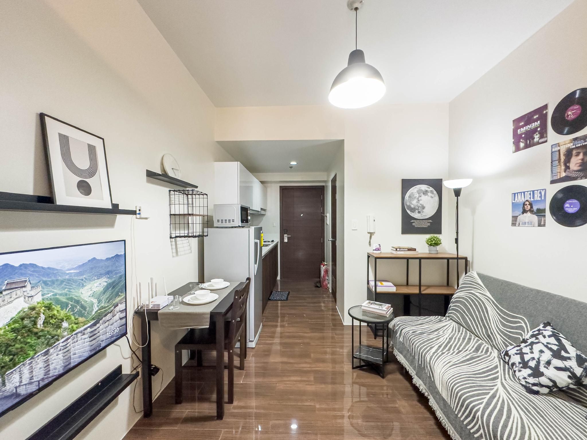 Minimalist Style | One Bedroom with Balcony with Panoramic City Views