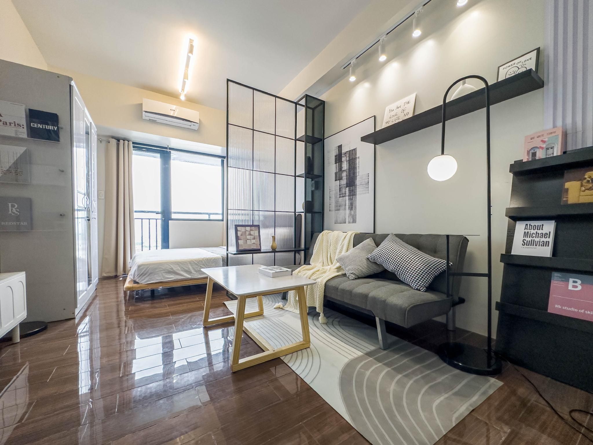 Modern Style | One Bedroom with Balcony Facing Pool