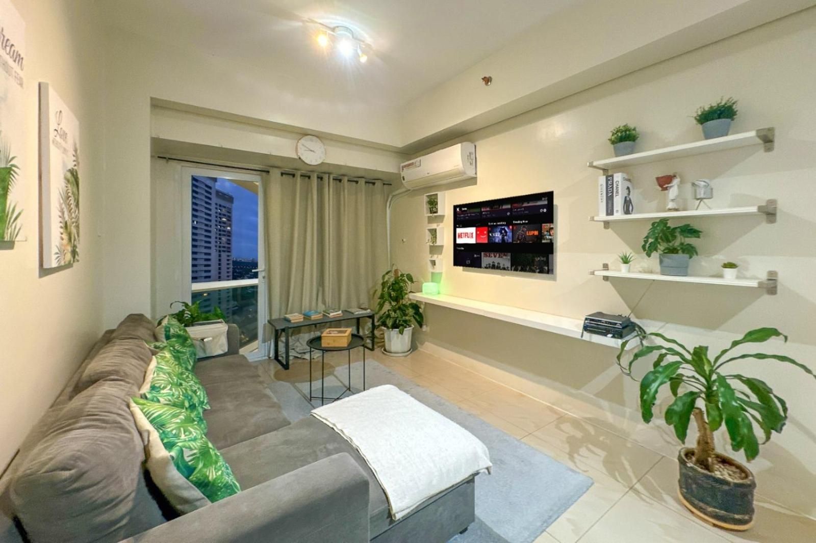 One-Bedroom Apartment