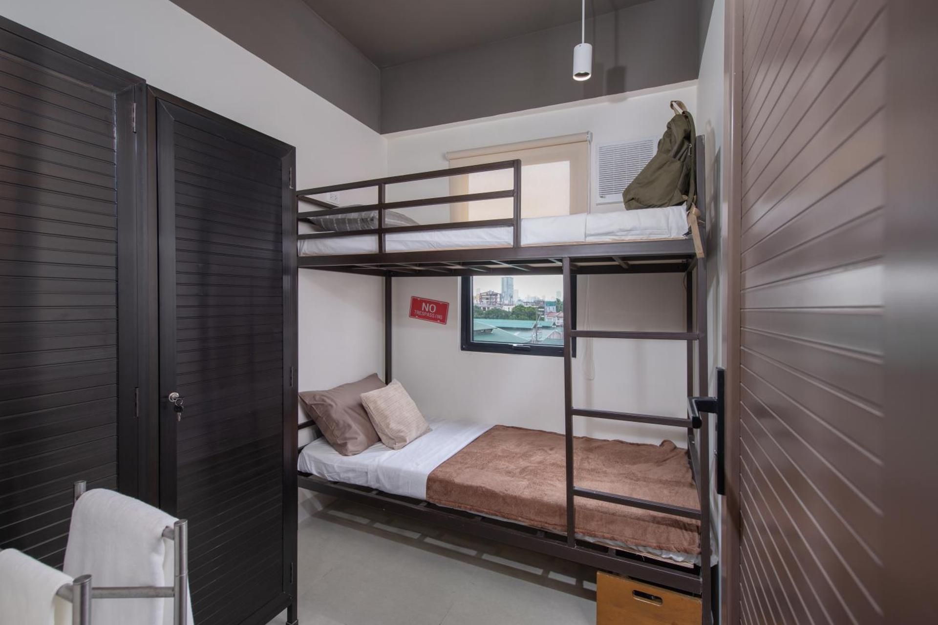 8 Mixed Dorm Bed with Private Bathroom