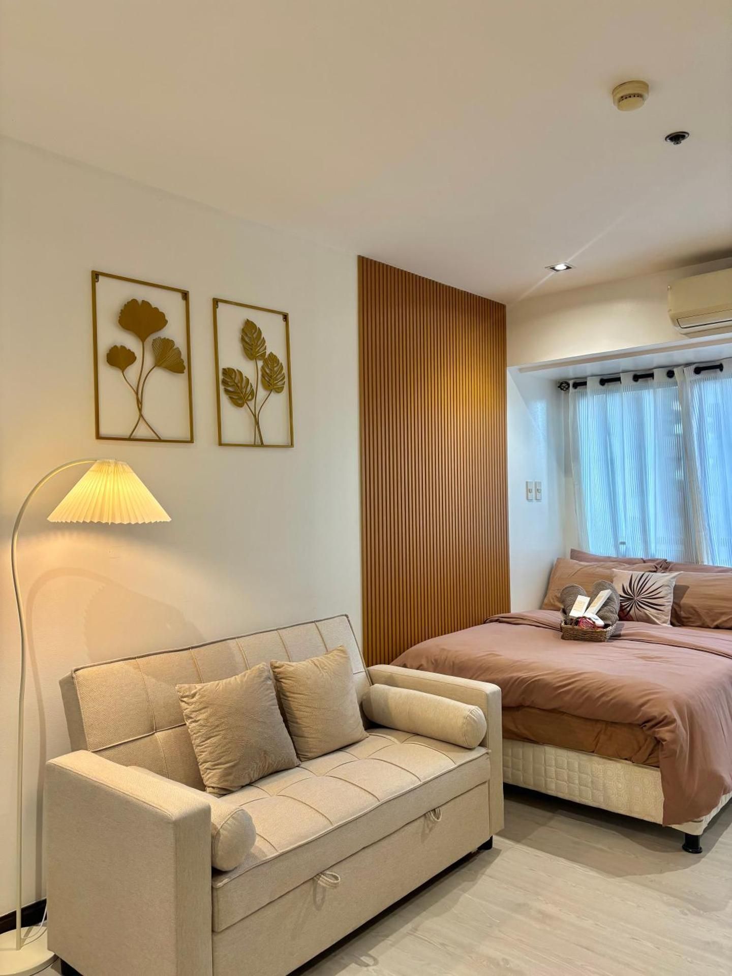 Apartment with City View