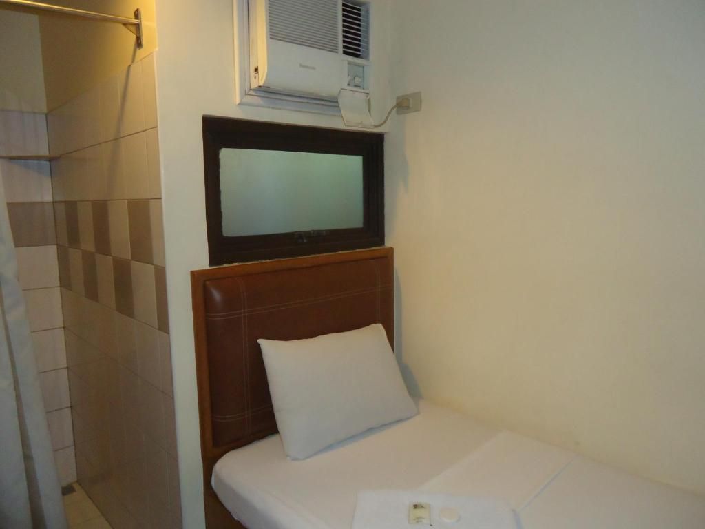 Budget Single Room