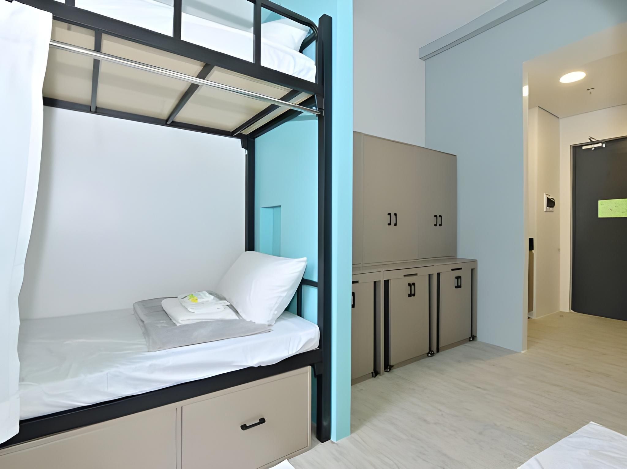 Bed In A 6 Person Female Bunk Bedroom