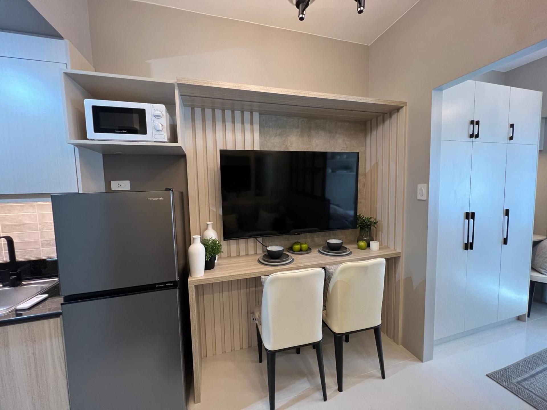 Apartment with City View