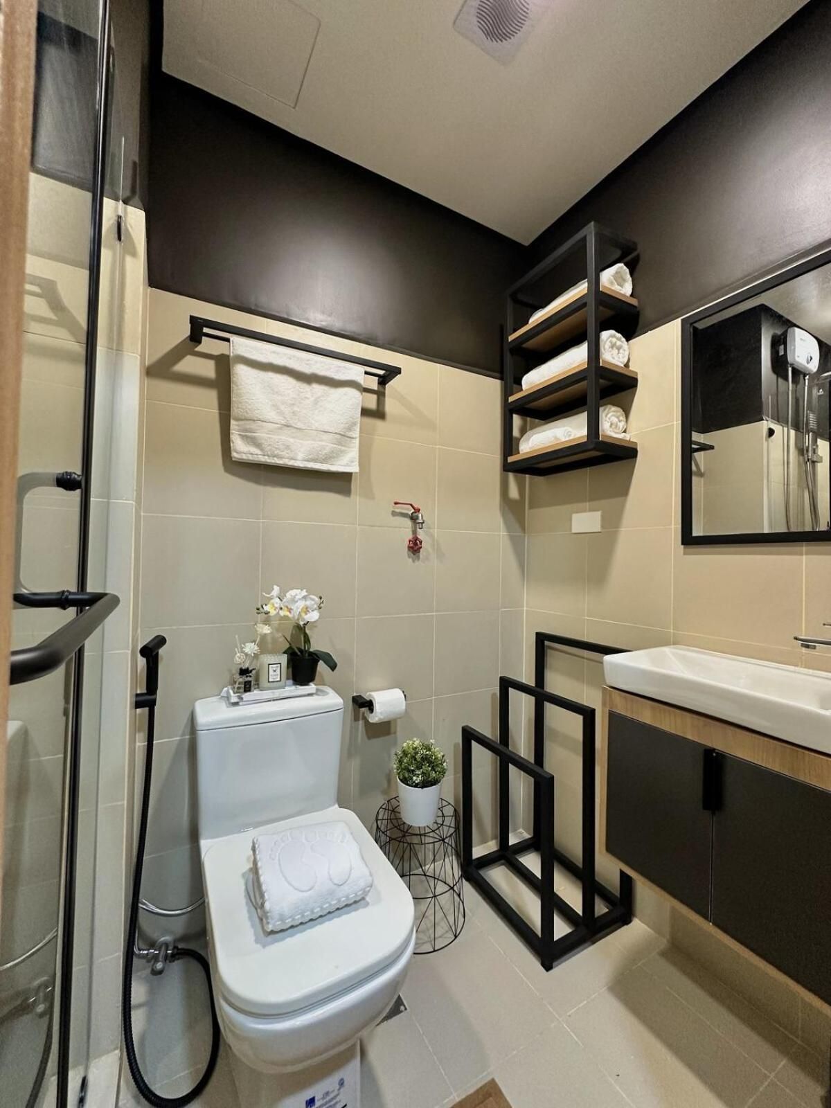 Studio Apartment with Balcony