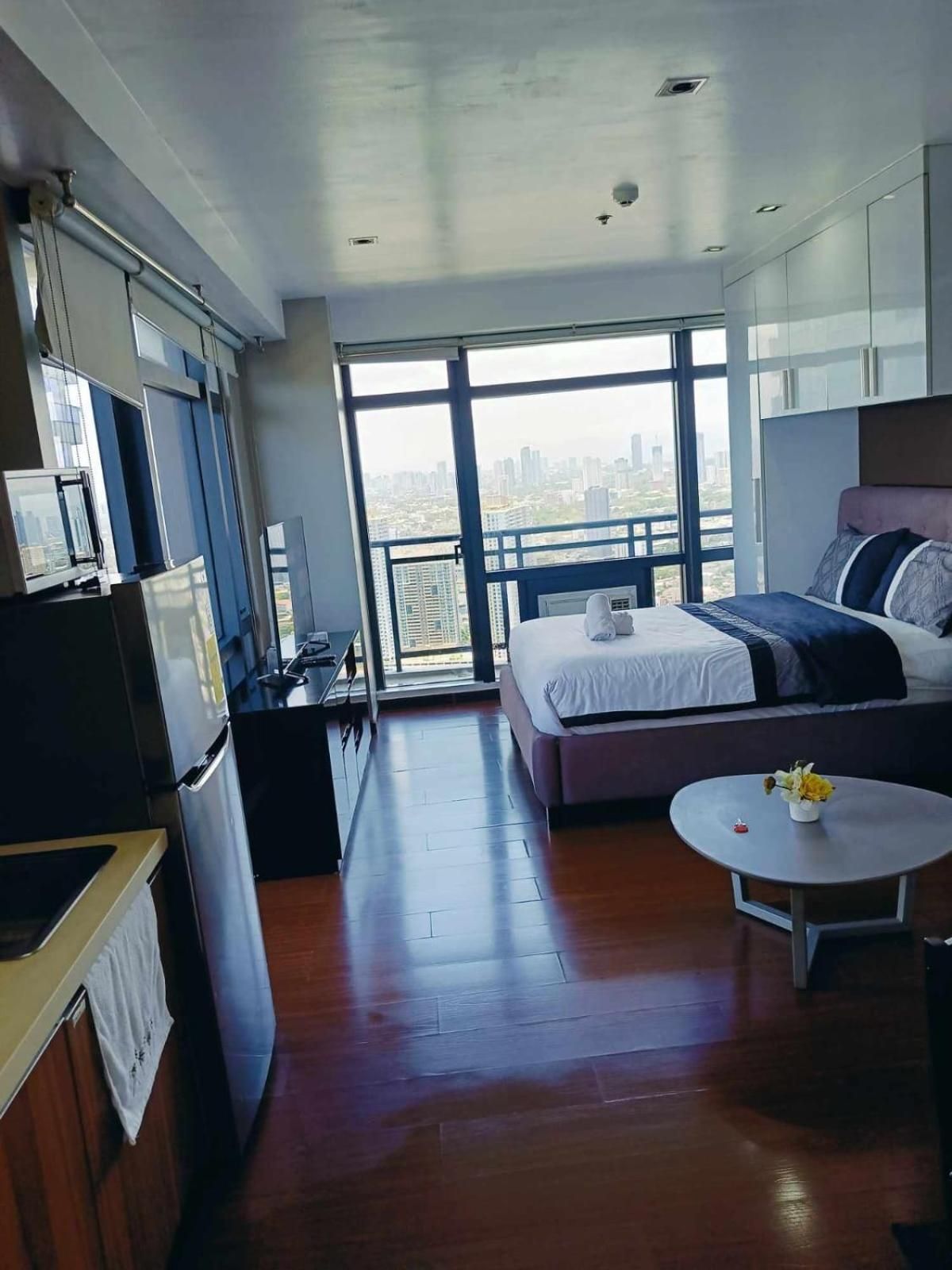Studio with Balcony