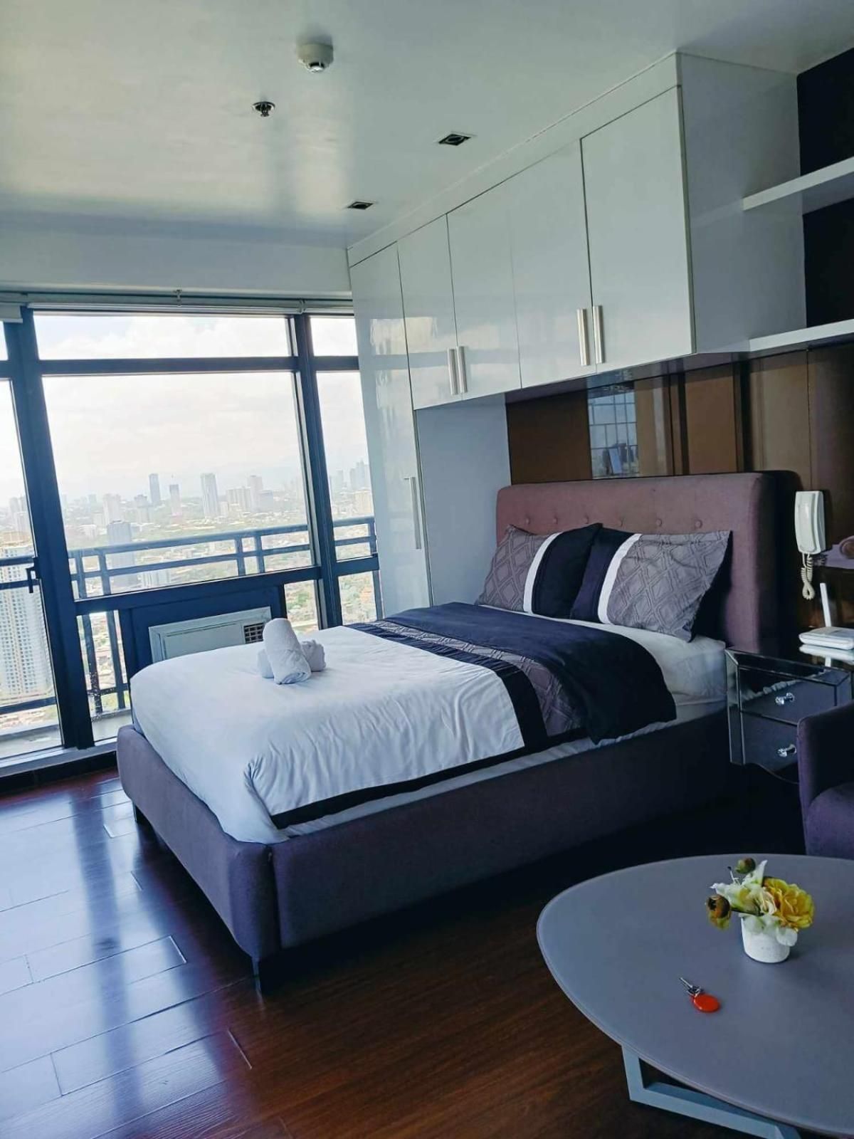 Studio with Balcony