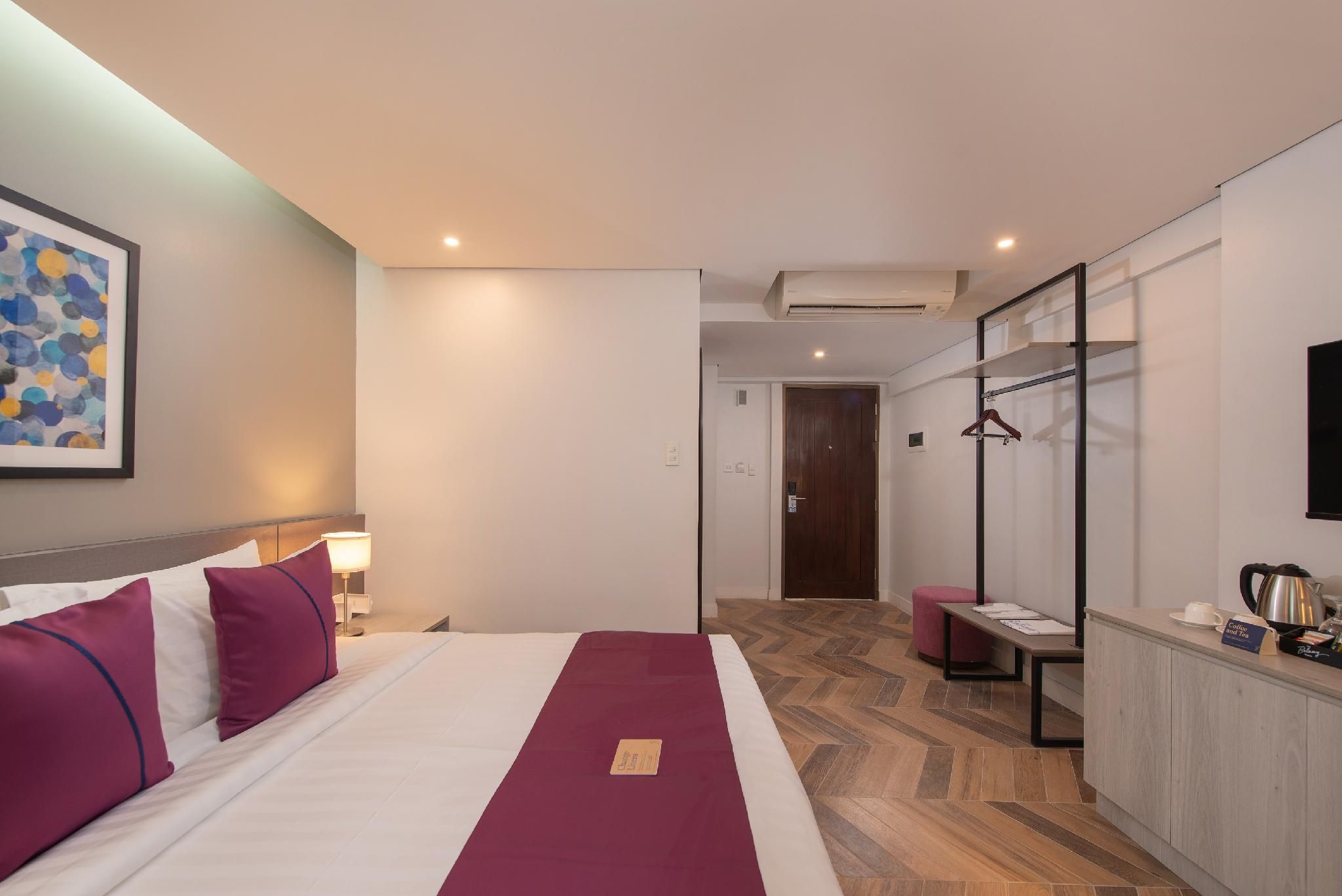 Studio Queen Room