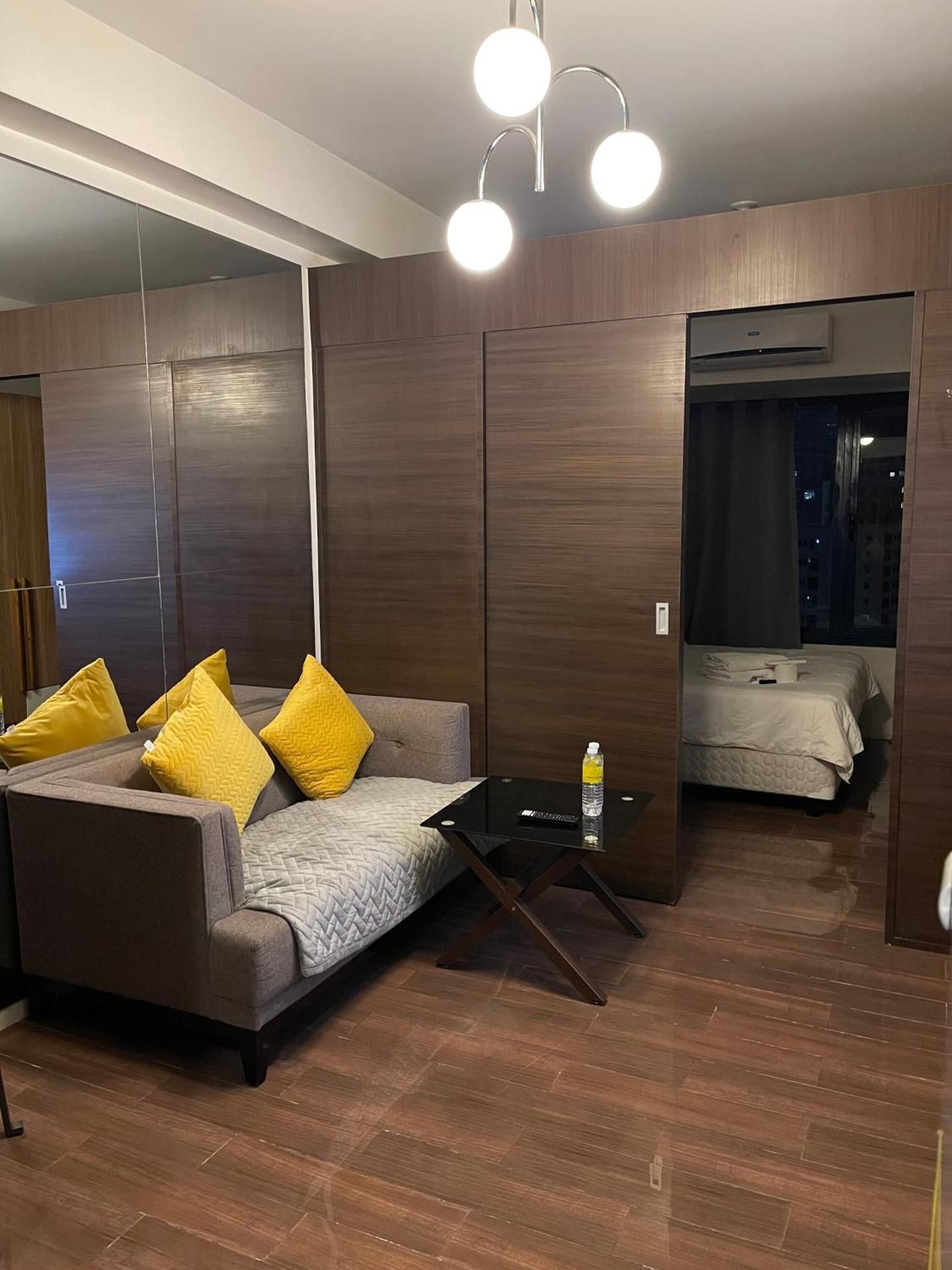 One-Bedroom Apartment - Non-Smoking