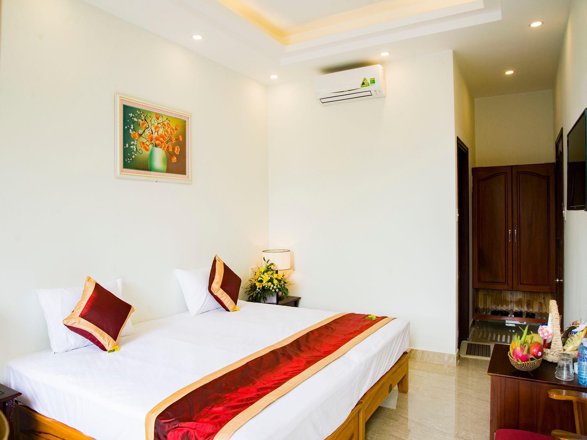 Mi Kha Homestay Superior - 1 Wide King Bed