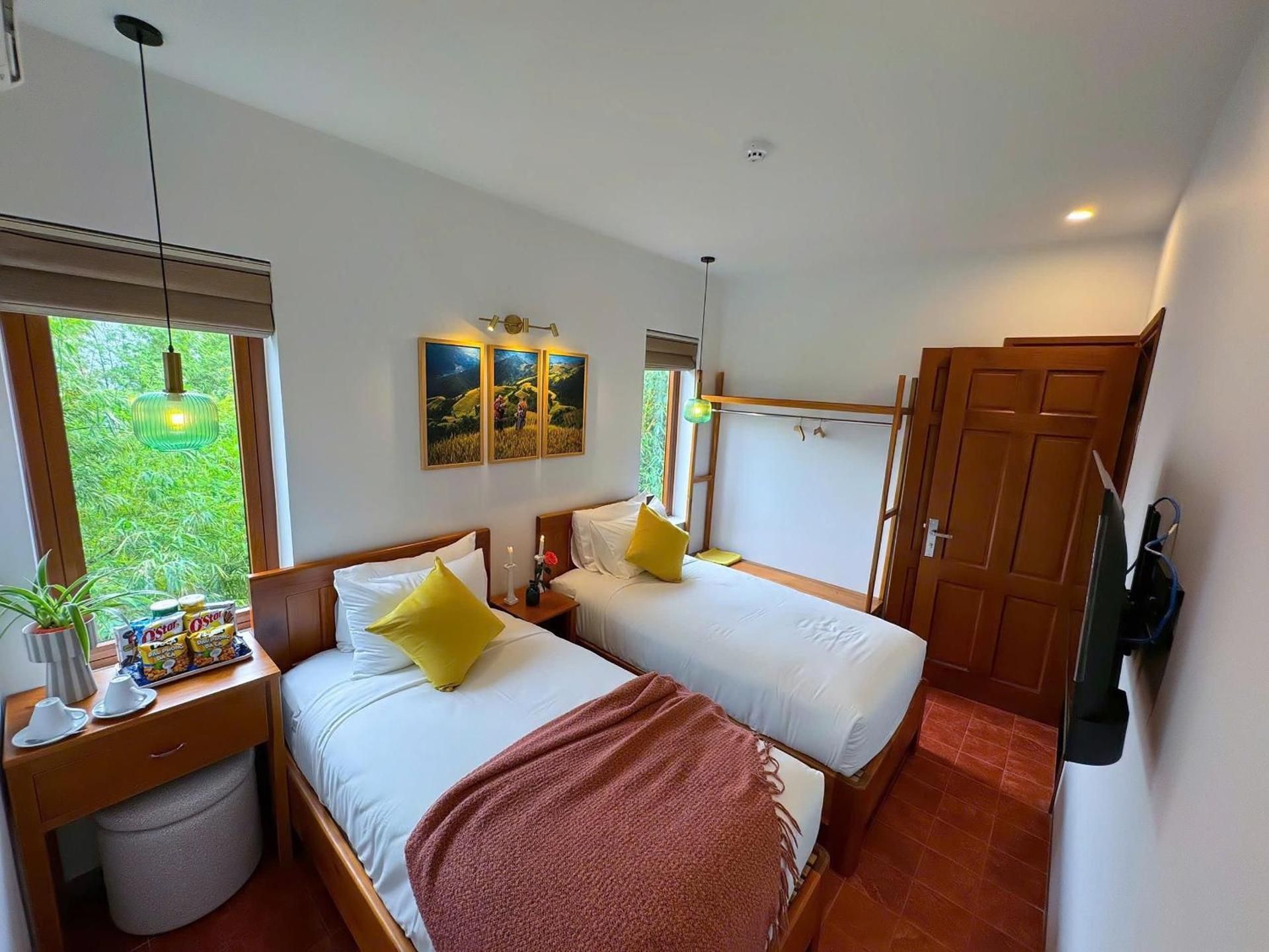 Twin Room with Private Bathroom