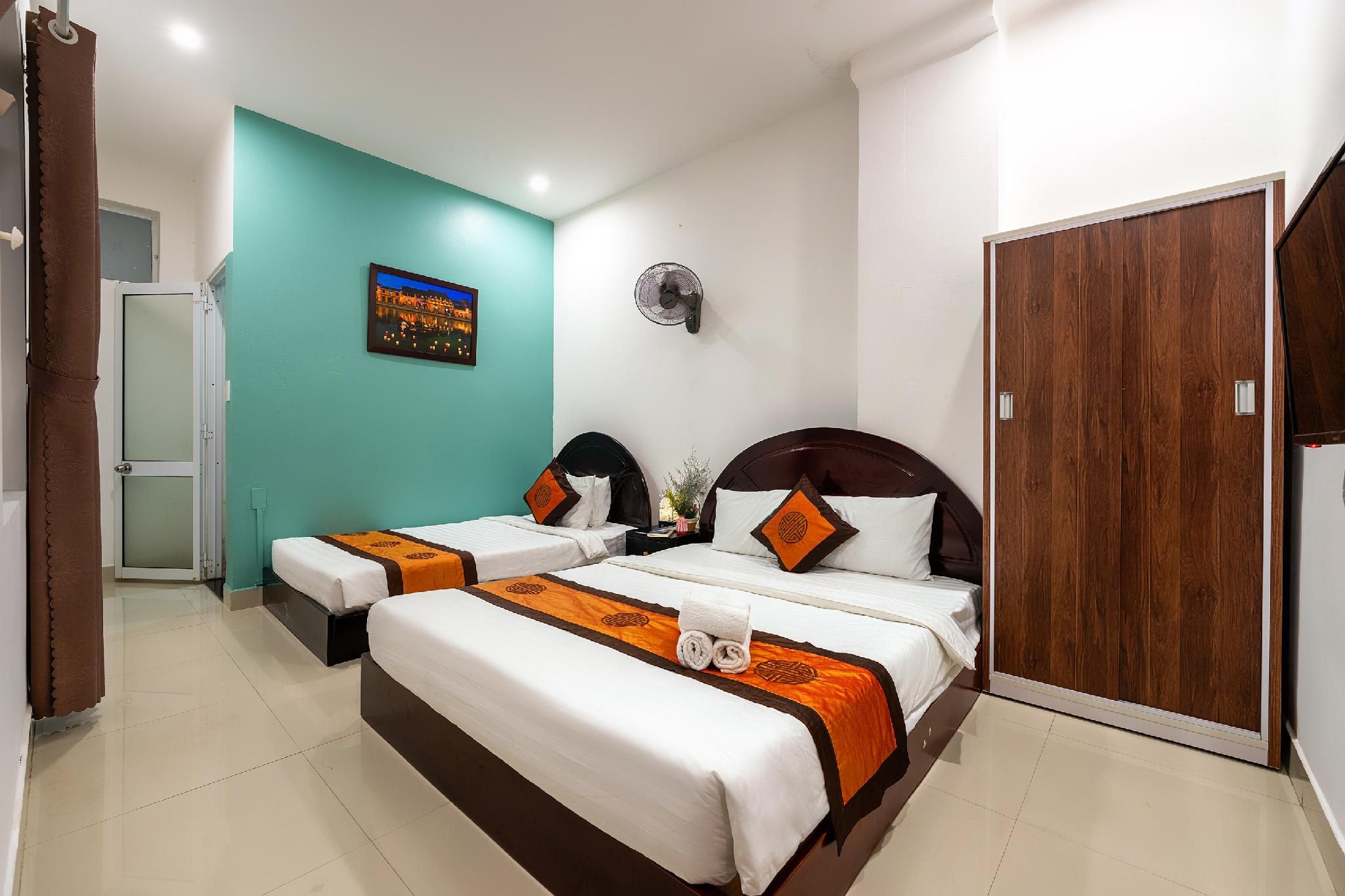 Large Twin Room