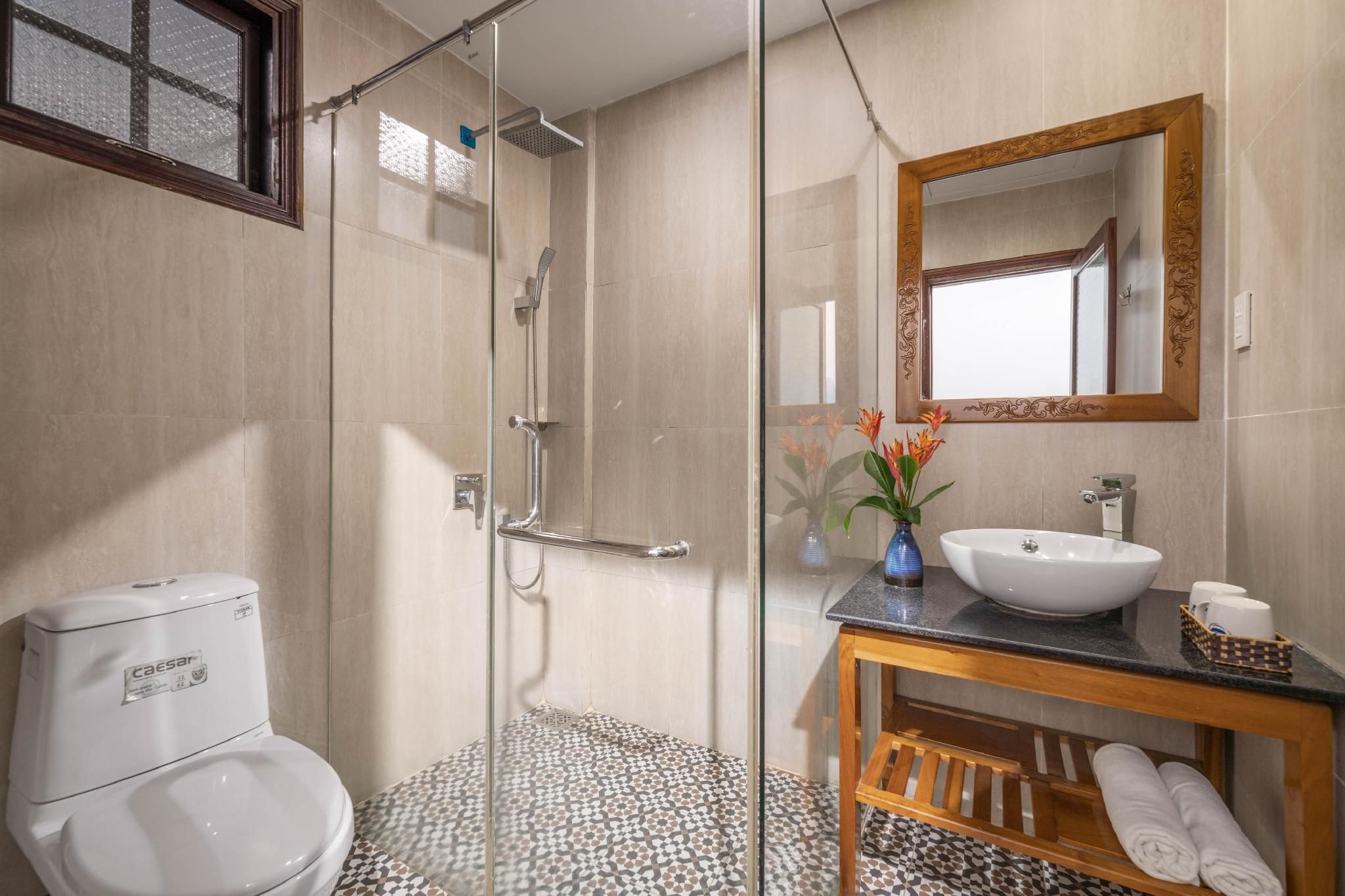 Ancient Town Hotel Deluxe Balcony City View 3