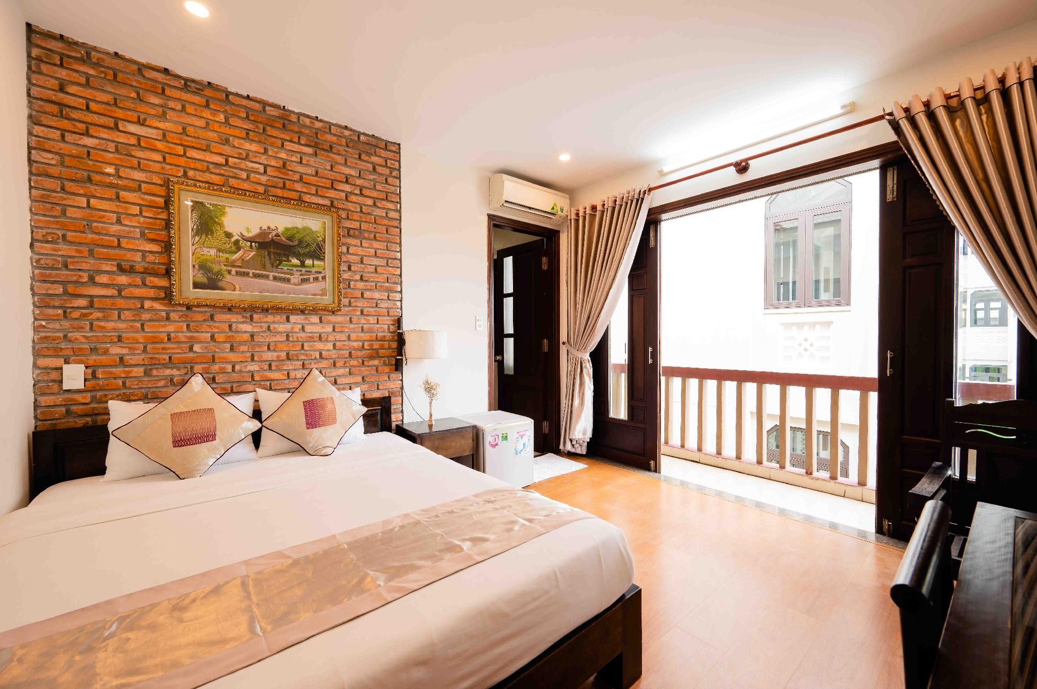 Deluxe Double Room with Balcony