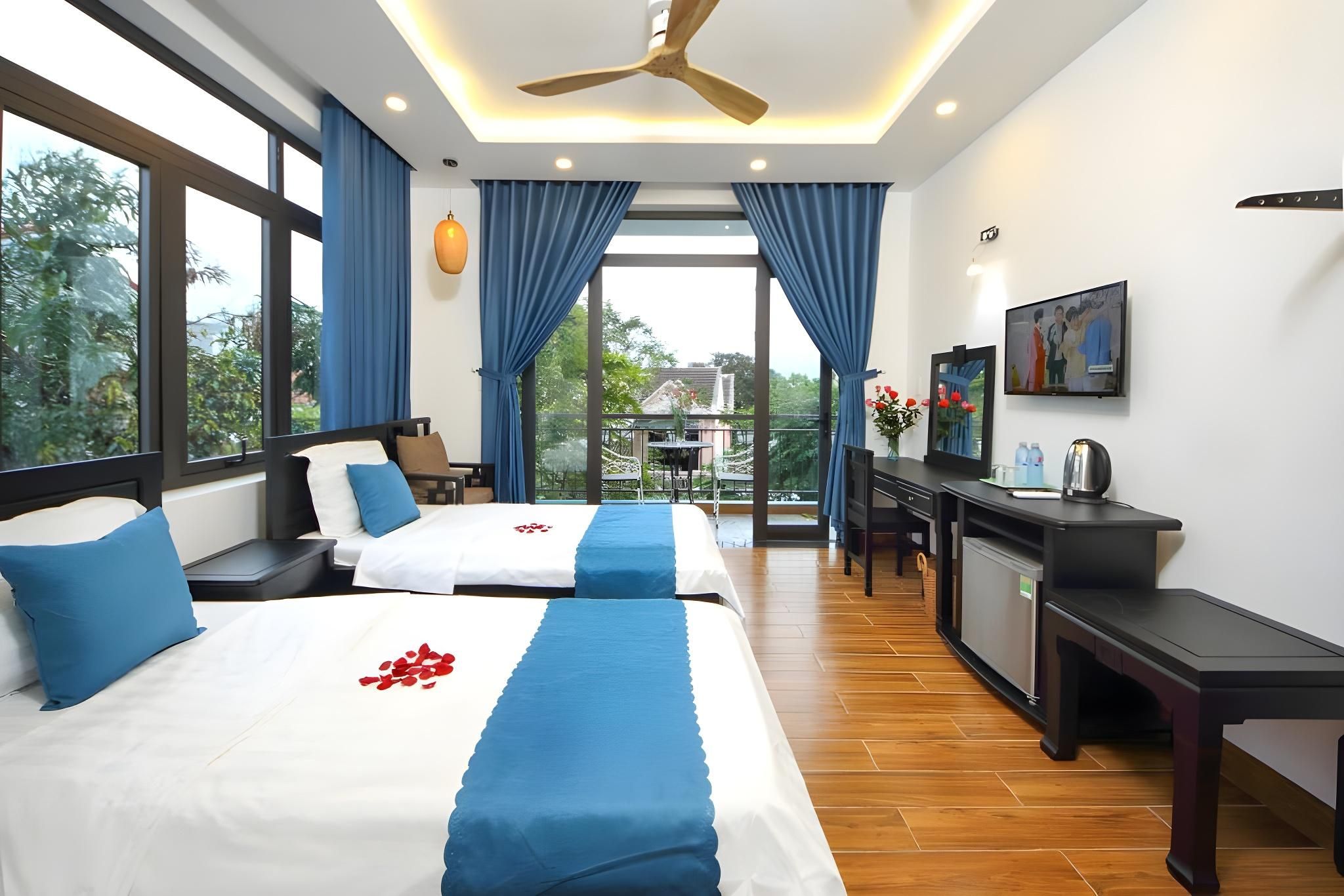 Deluxe Triple Room with balcony
