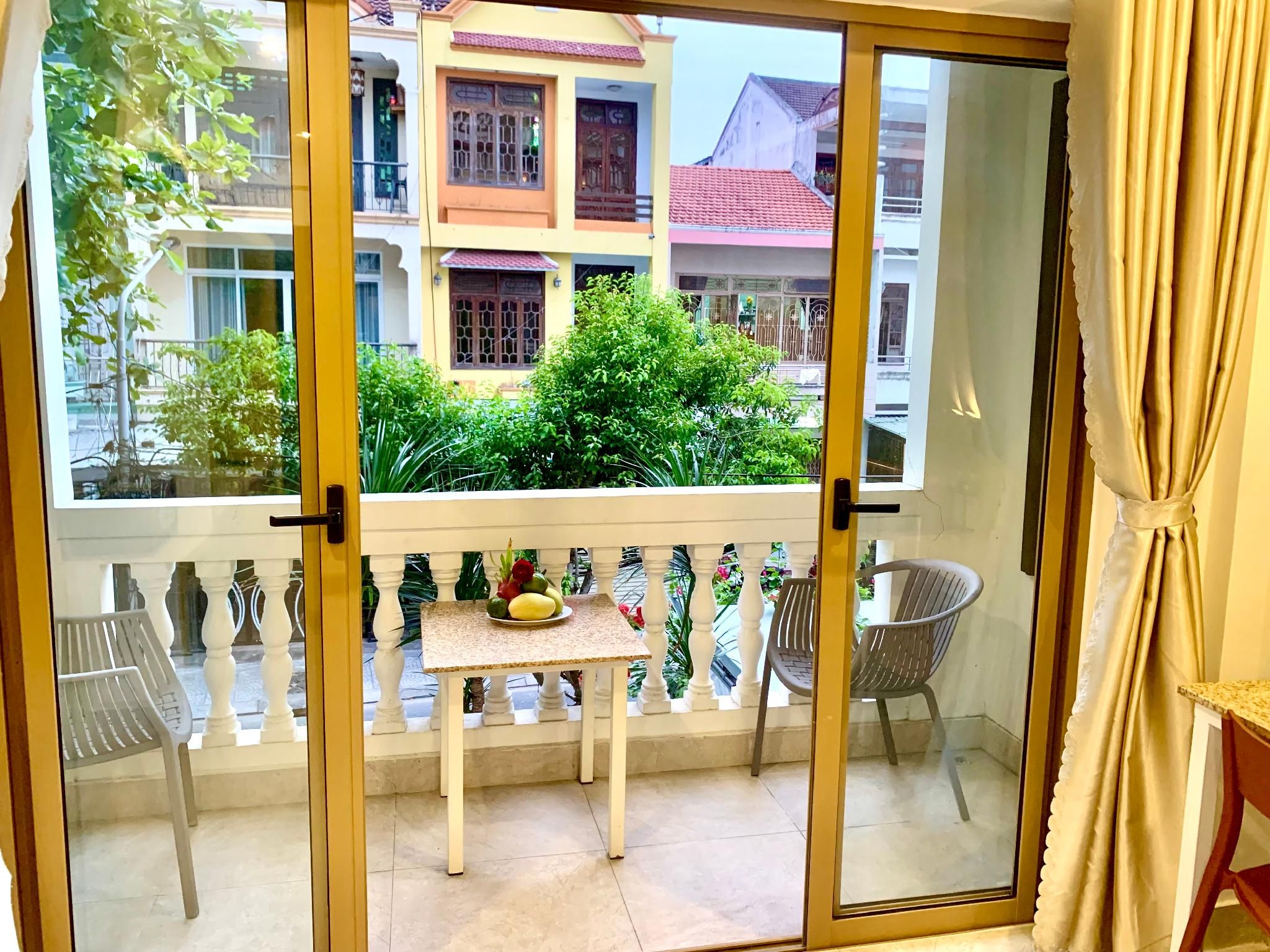 Two-Bedroom Family Apartment with Balcony