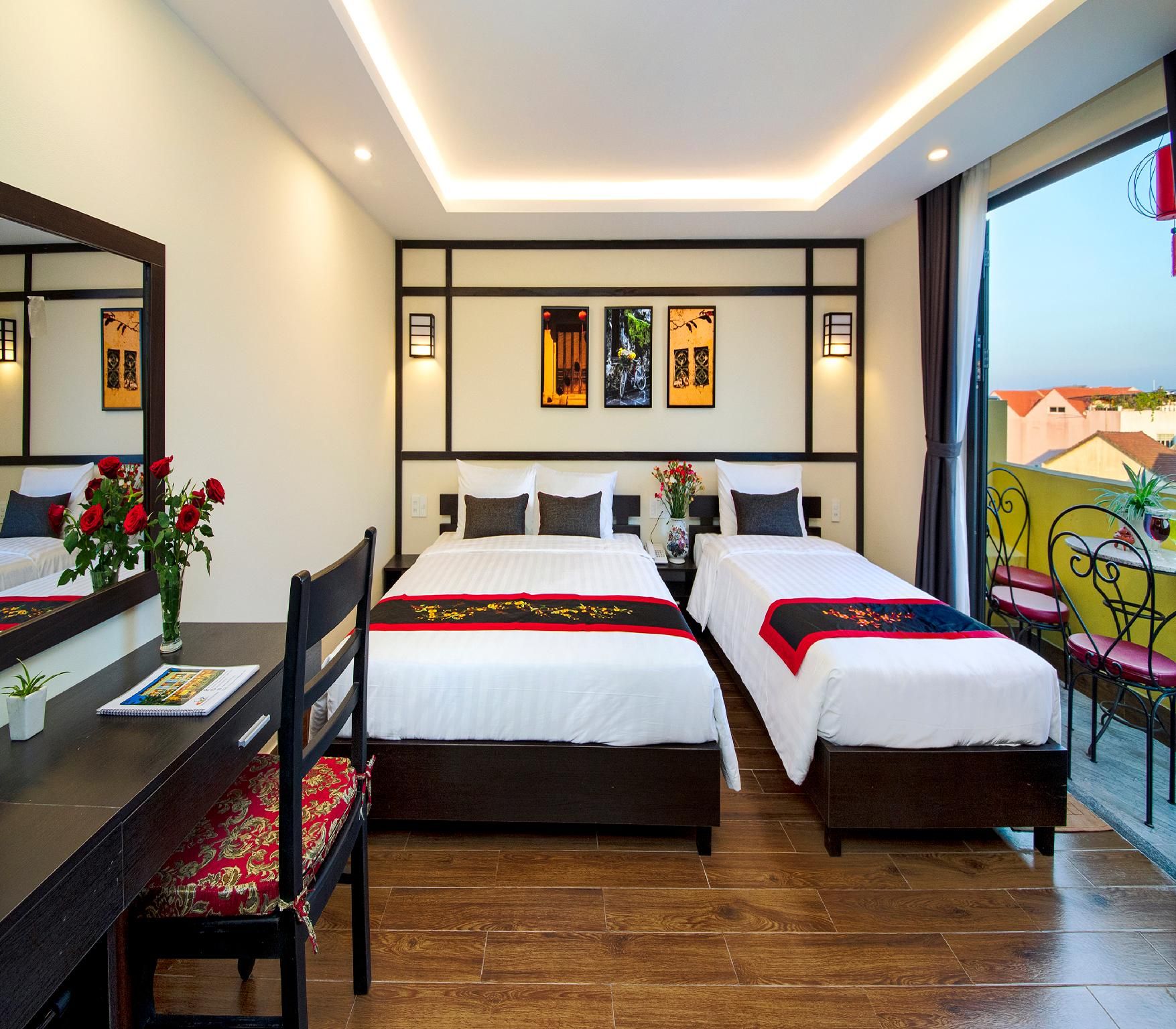 Deluxe Triple Room with balcony