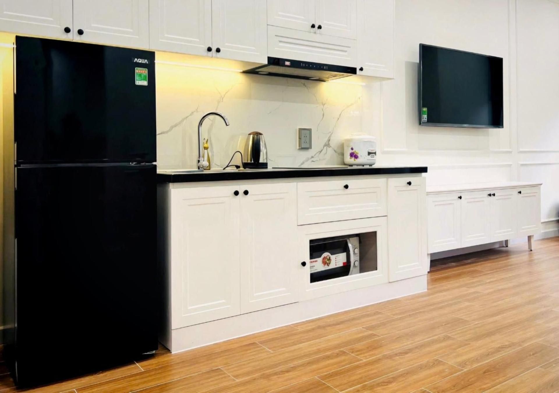 One-Bedroom Apartment with Balcony