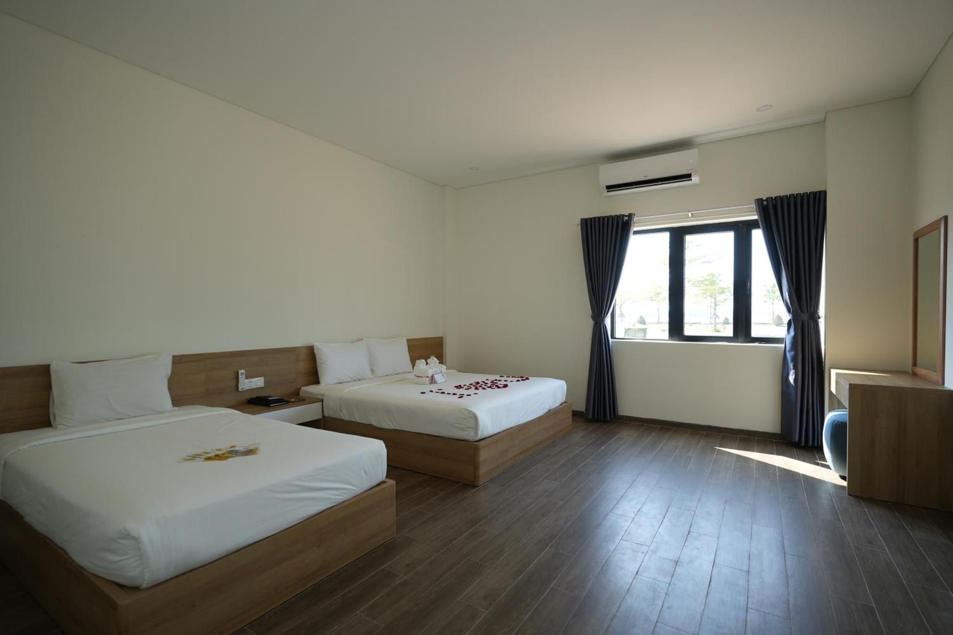 Family Room with Lake View