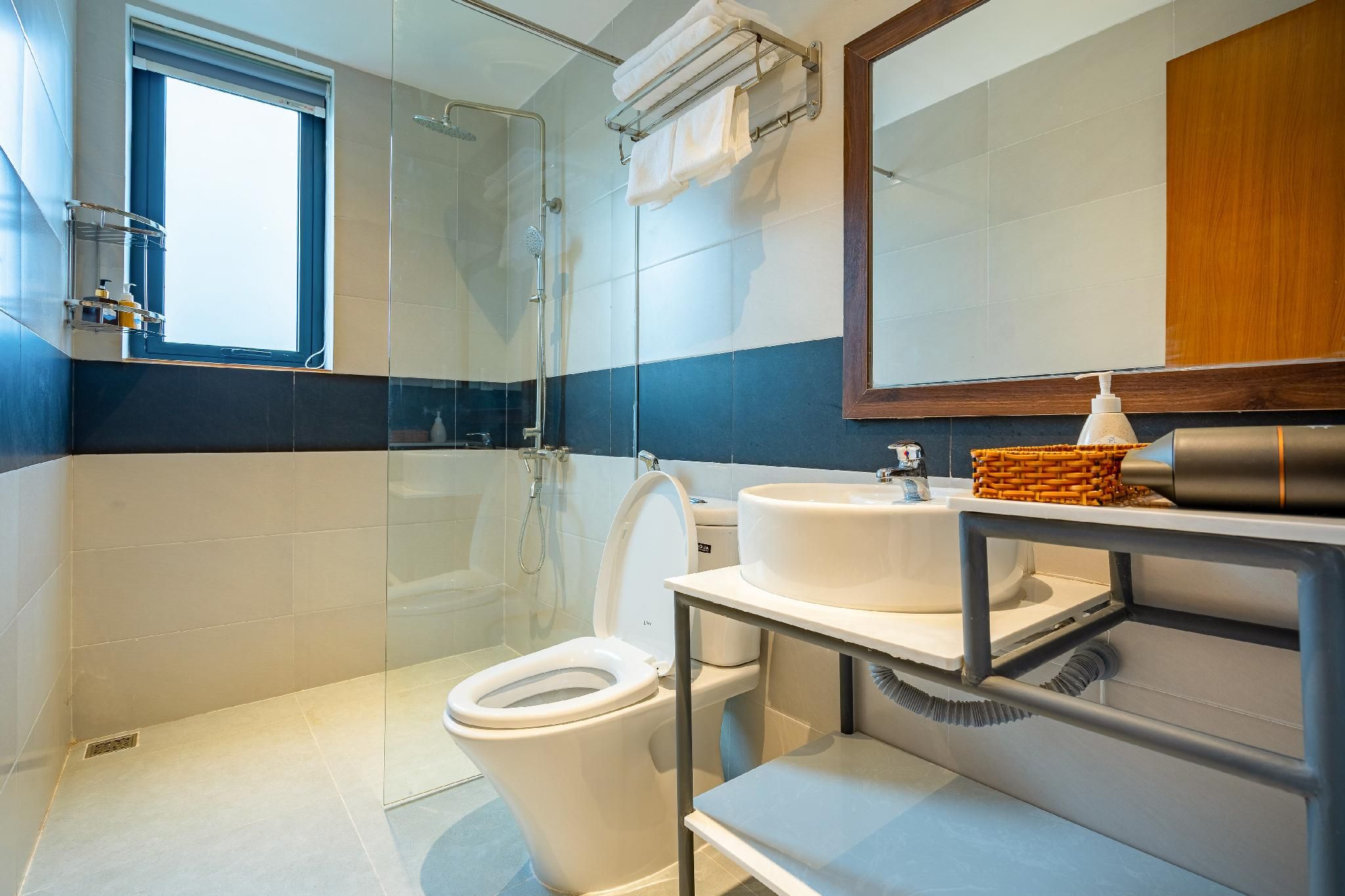 The Present River Hoi An Villa  River View Room with Balcony 3