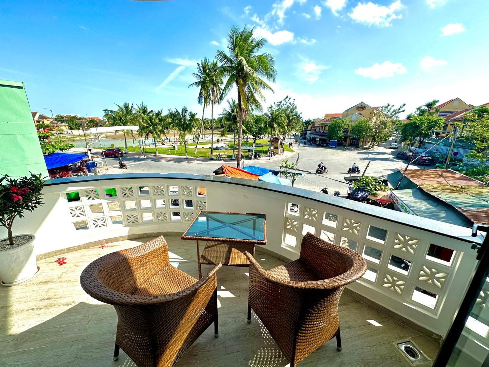 Deluxe River View Villa
