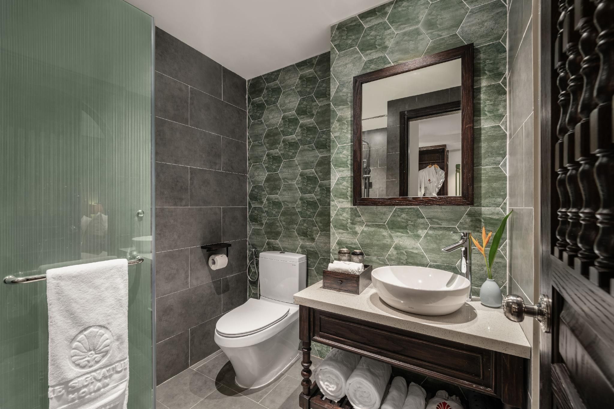 Signature Lantern Room