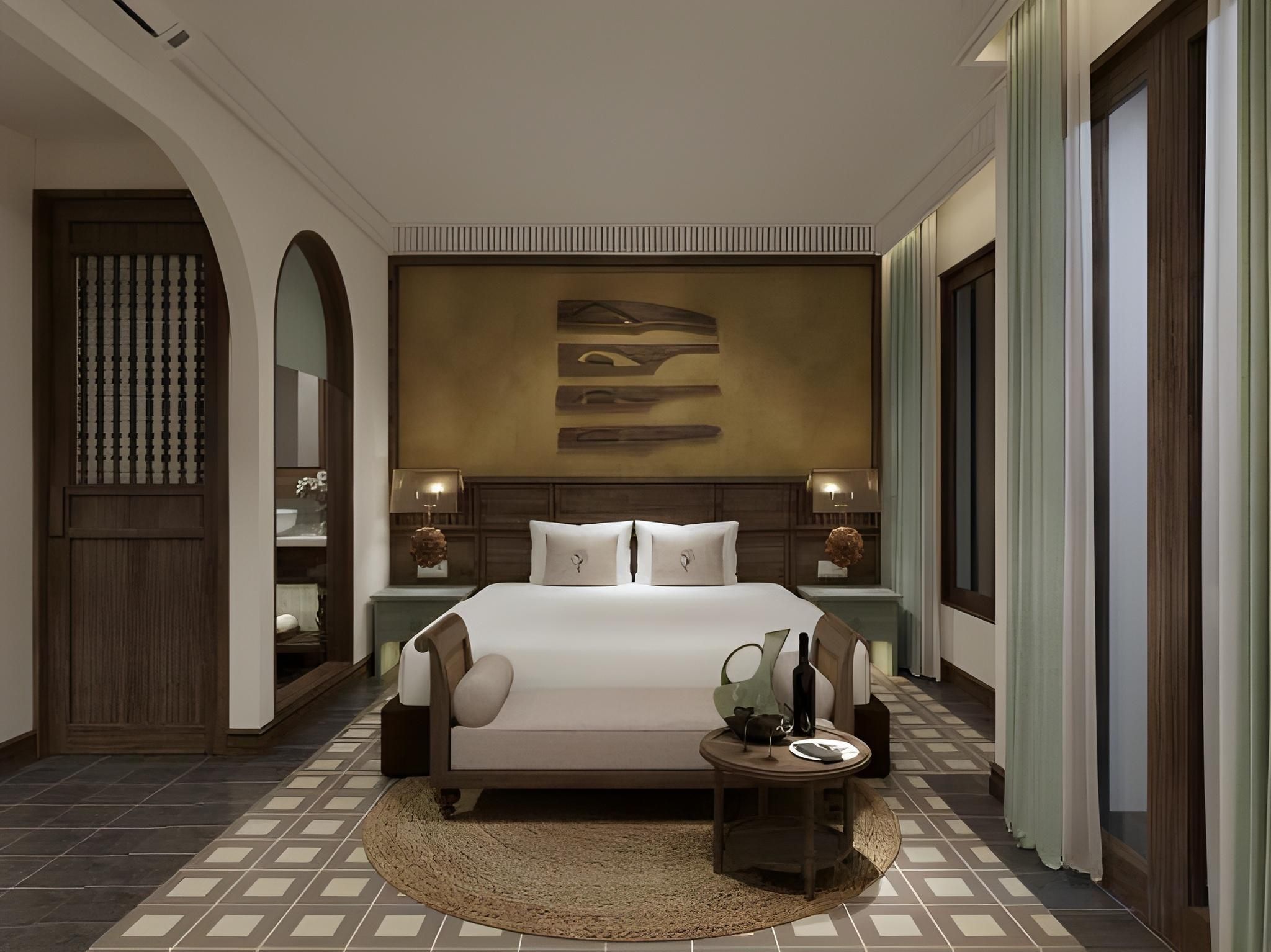 Signature Lantern Room