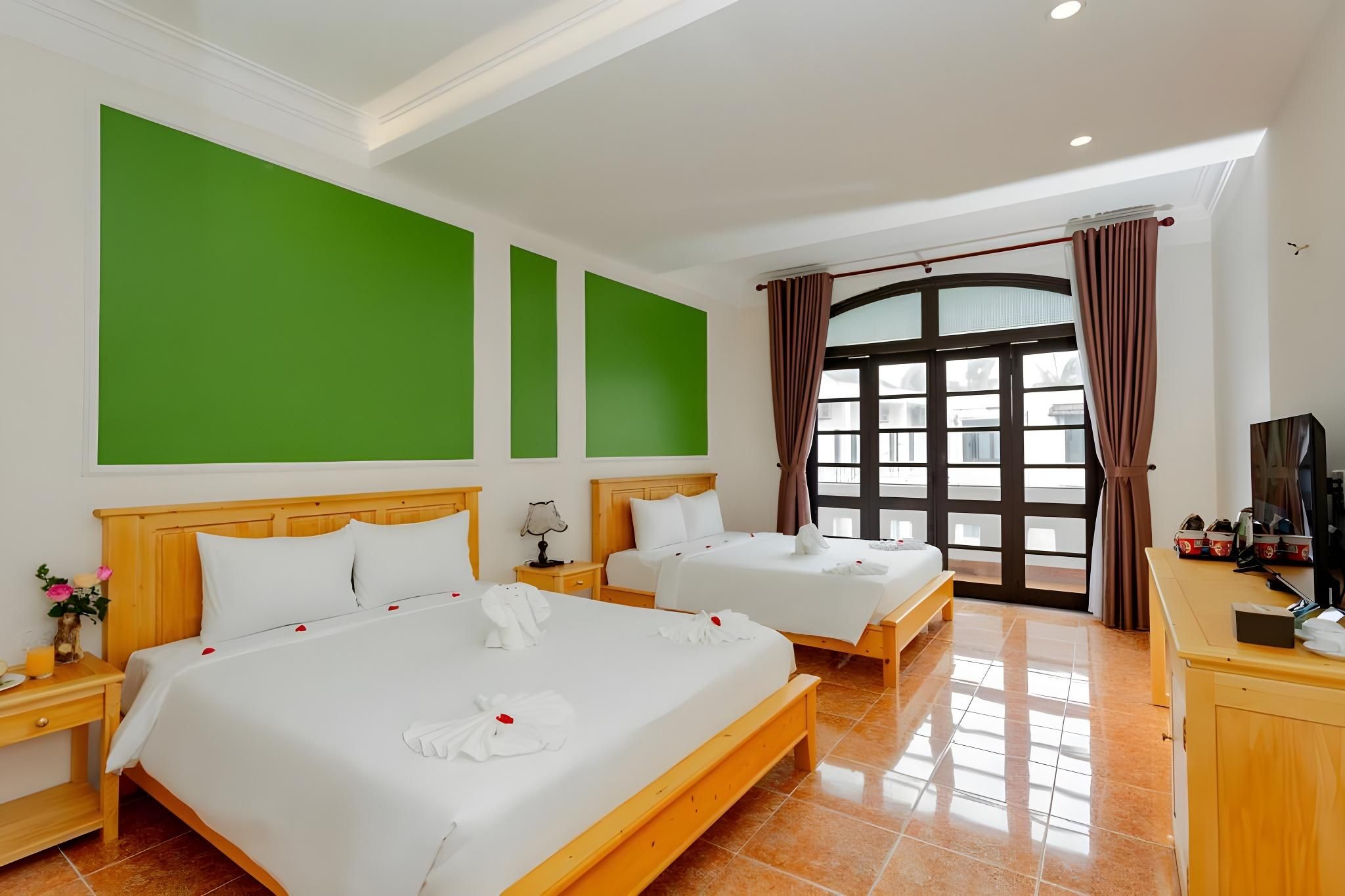 Deluxe Family Room
