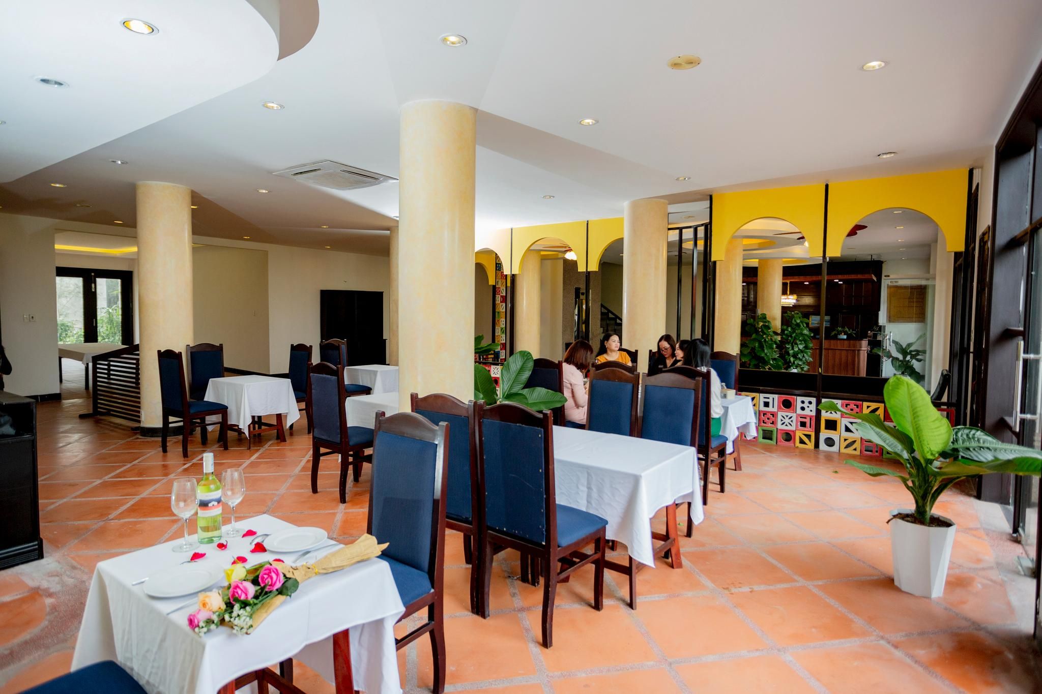 restaurant (private room)