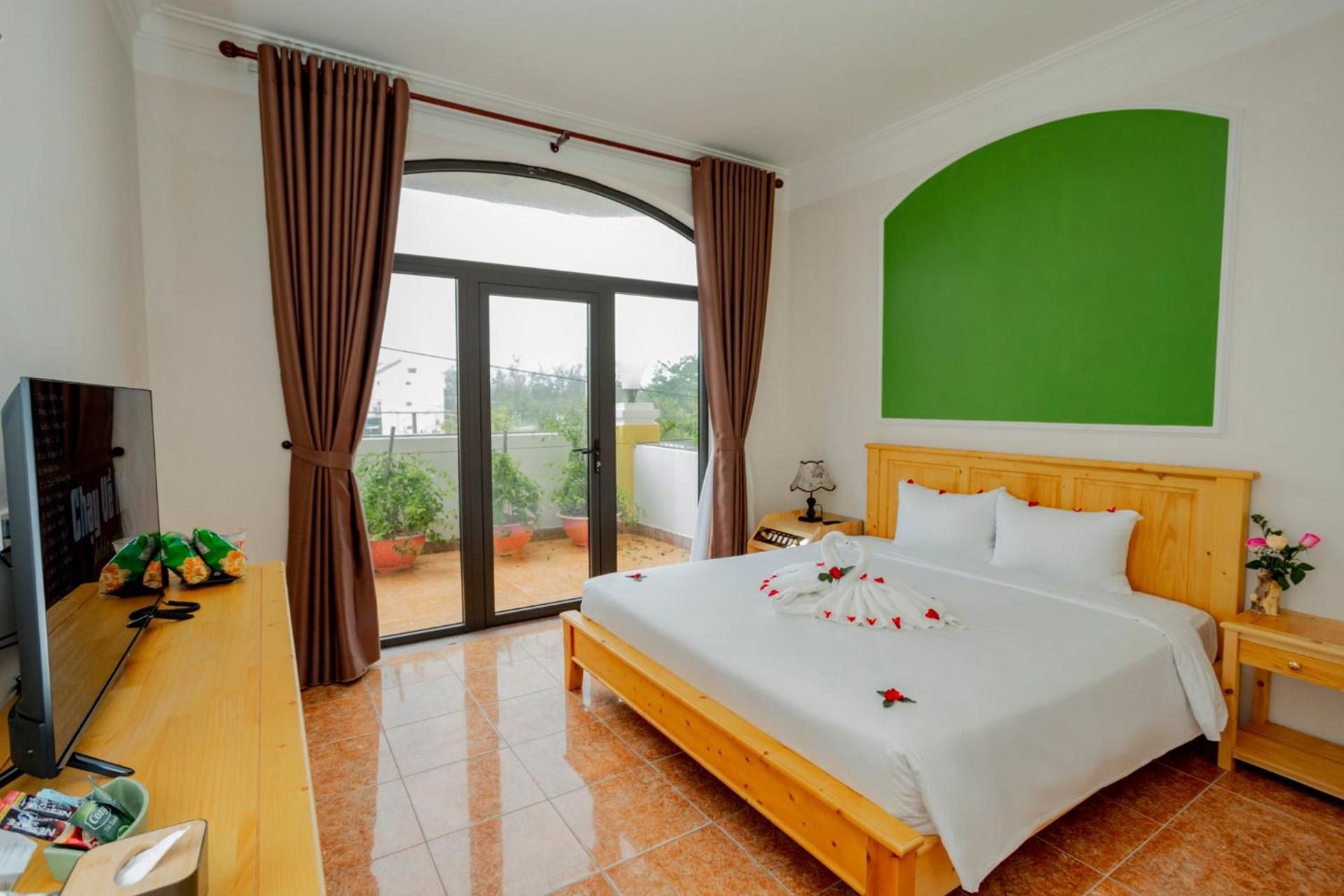 Deluxe Double Room ( 2 Adults + 1 child ) free early check in