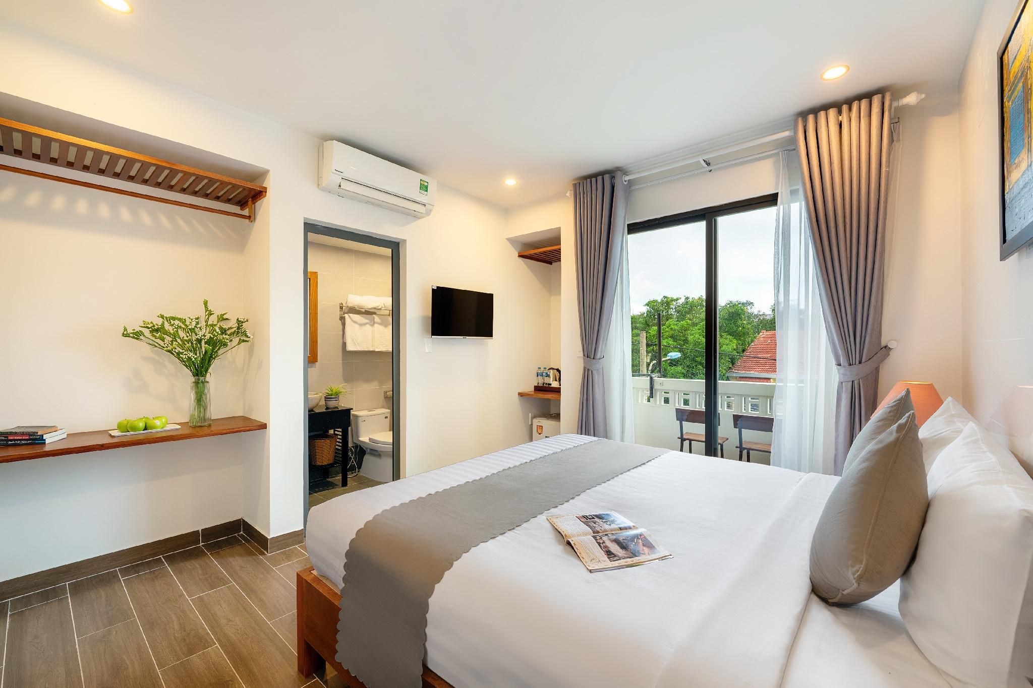 Delux Double Room with Balcony